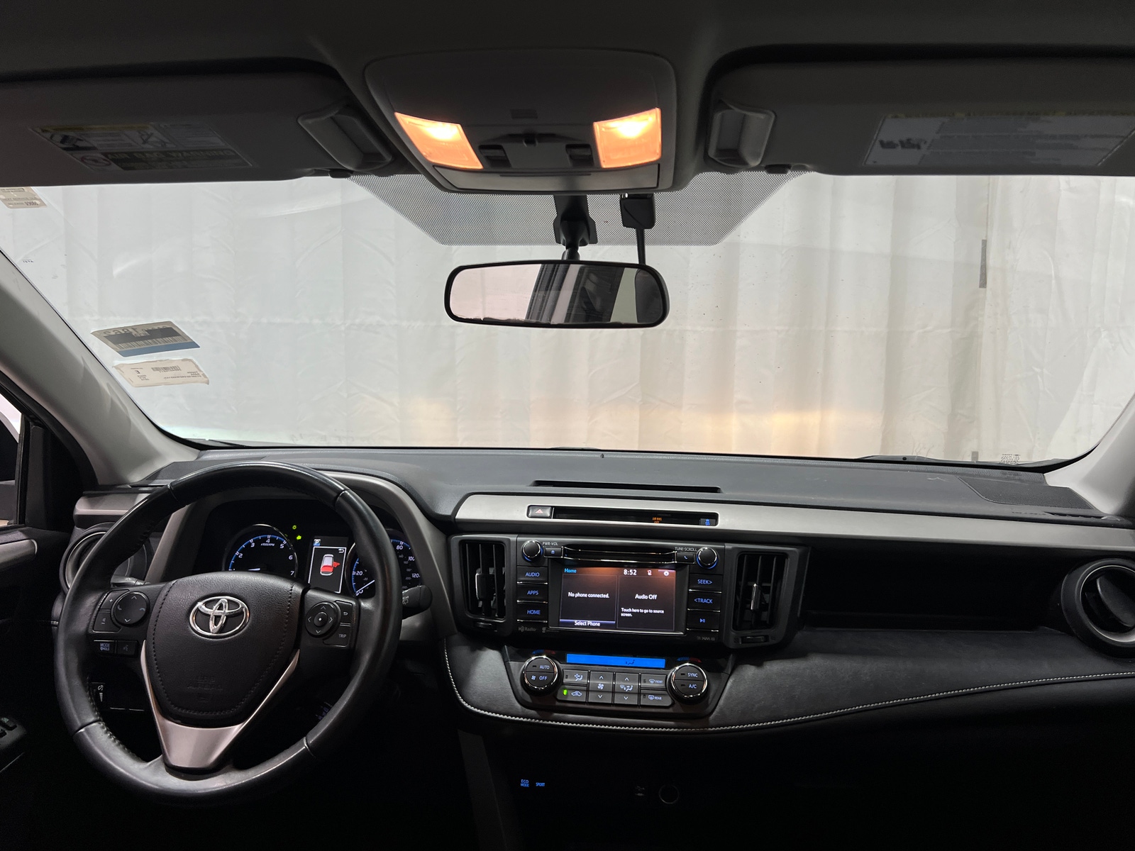 Thumbnail: 2016 Toyota RAV4 - 3