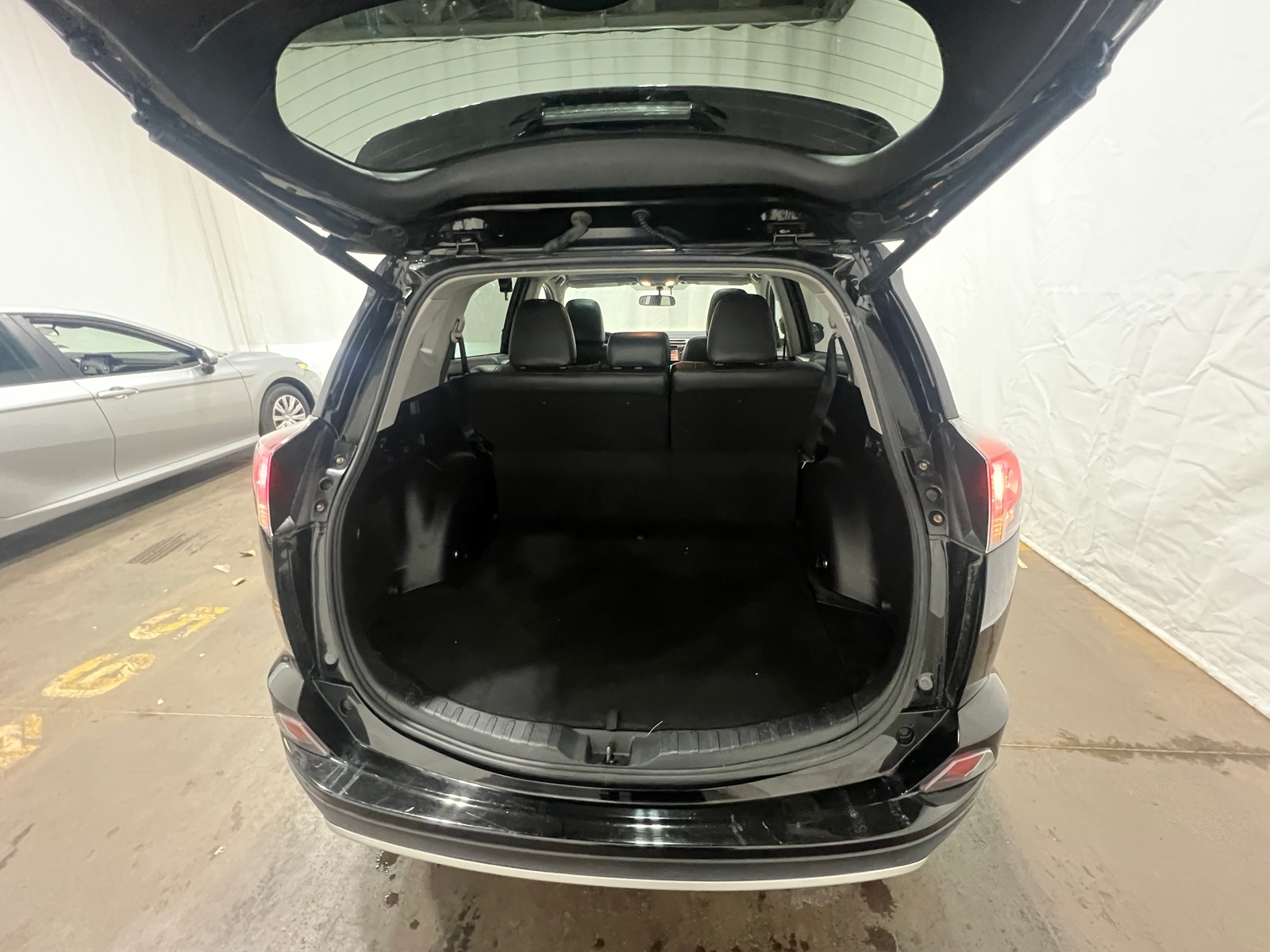 Thumbnail: 2016 Toyota RAV4 - 7