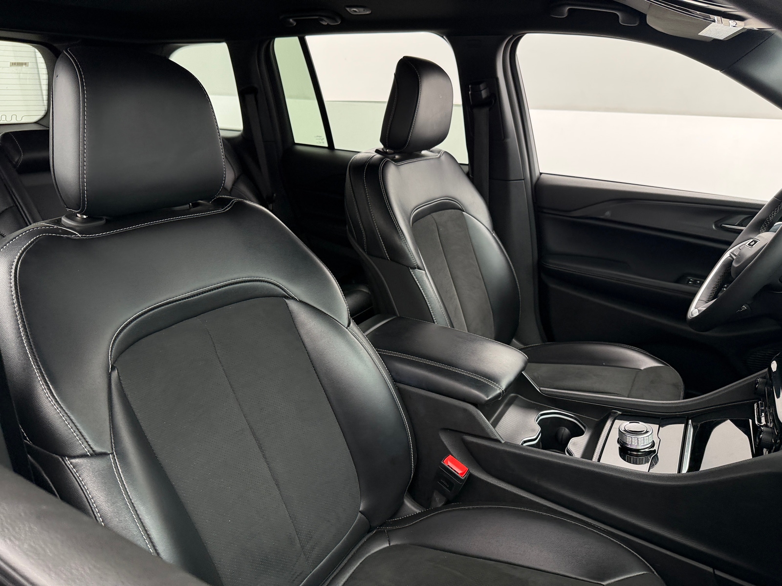 Thumbnail: 2024 Jeep Grand Cherokee - 2