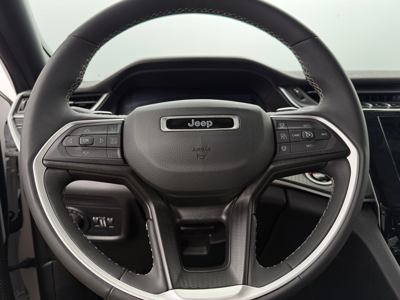 Thumbnail: 2024 Jeep Grand Cherokee - 5