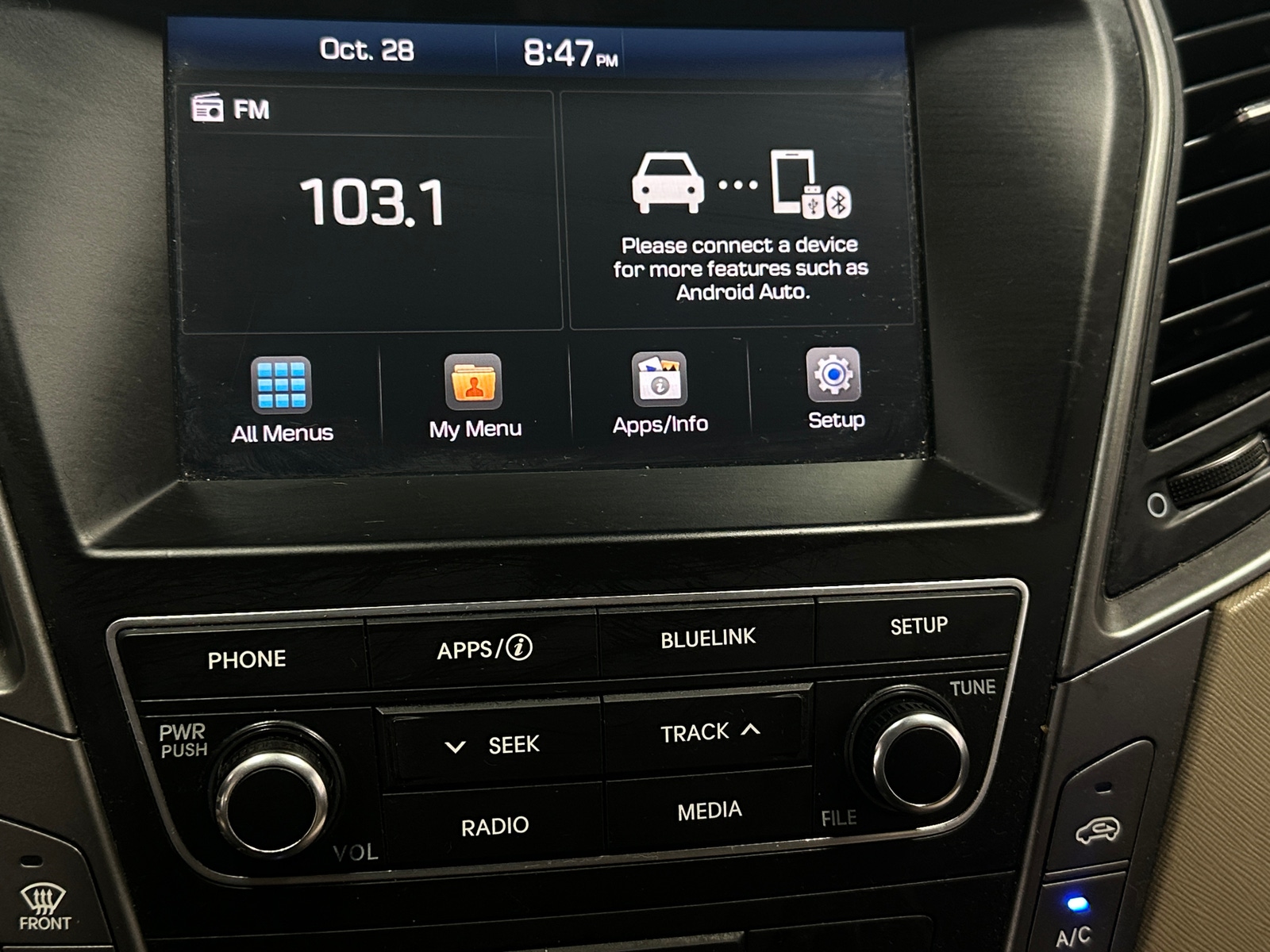 Thumbnail: 2017 Hyundai Santa Fe - 4