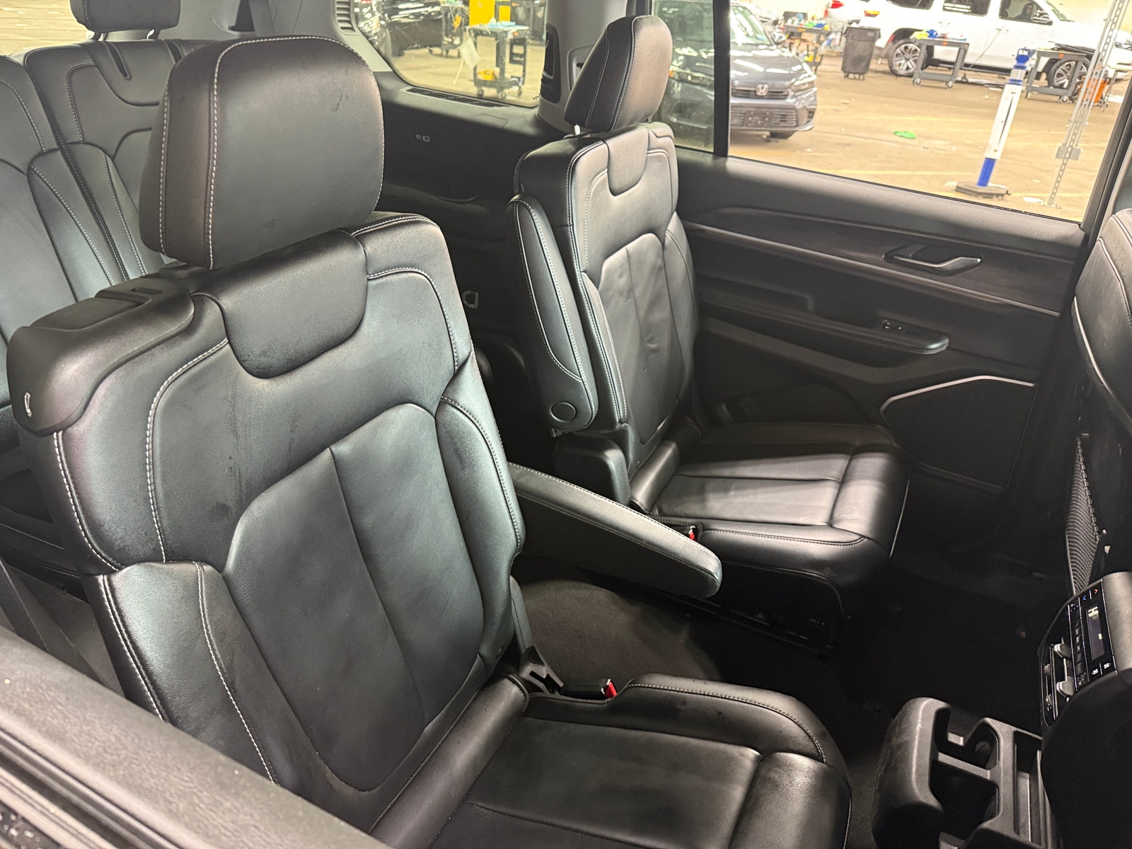 Thumbnail: 2022 Jeep Grand Cherokee L - 5