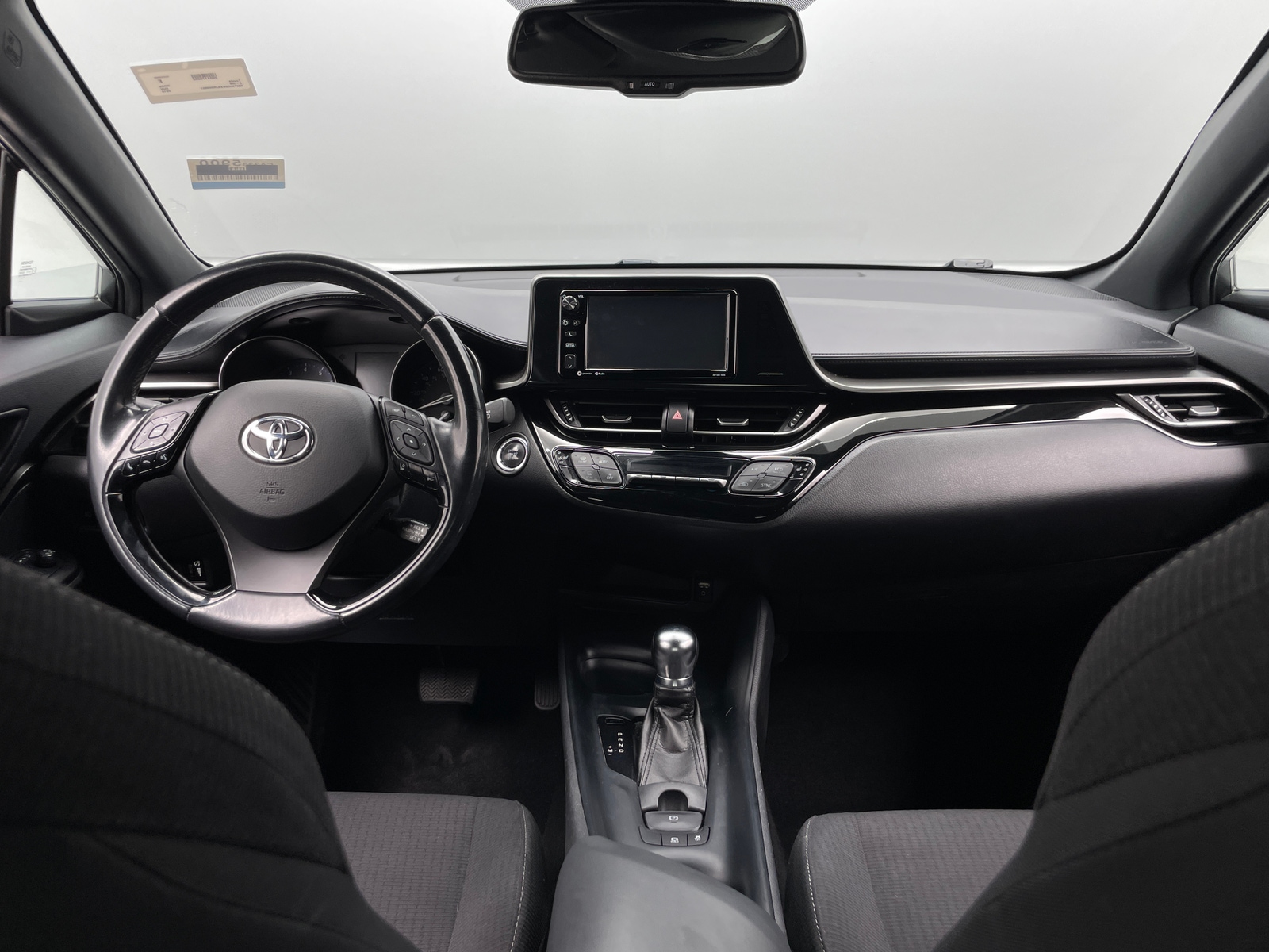 Thumbnail: 2018 Toyota C-HR - 3