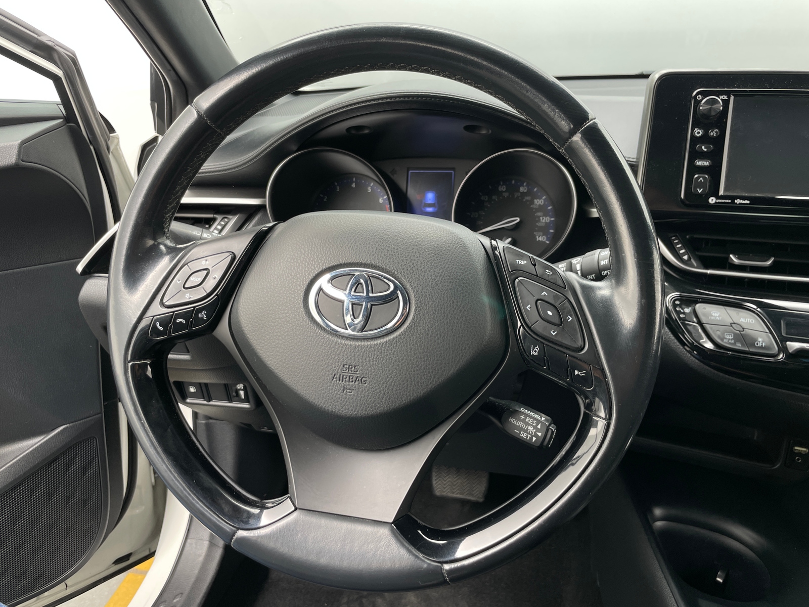 Thumbnail: 2018 Toyota C-HR - 5