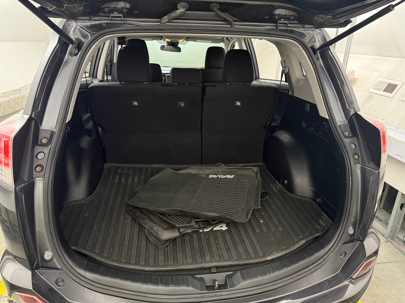 Thumbnail: 2017 Toyota RAV4 - 7