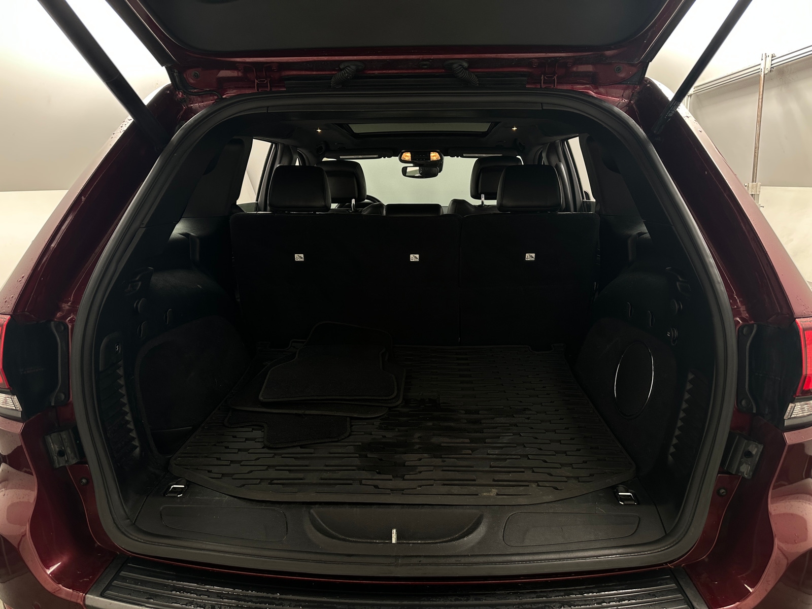 Thumbnail: 2020 Jeep Grand Cherokee - 6