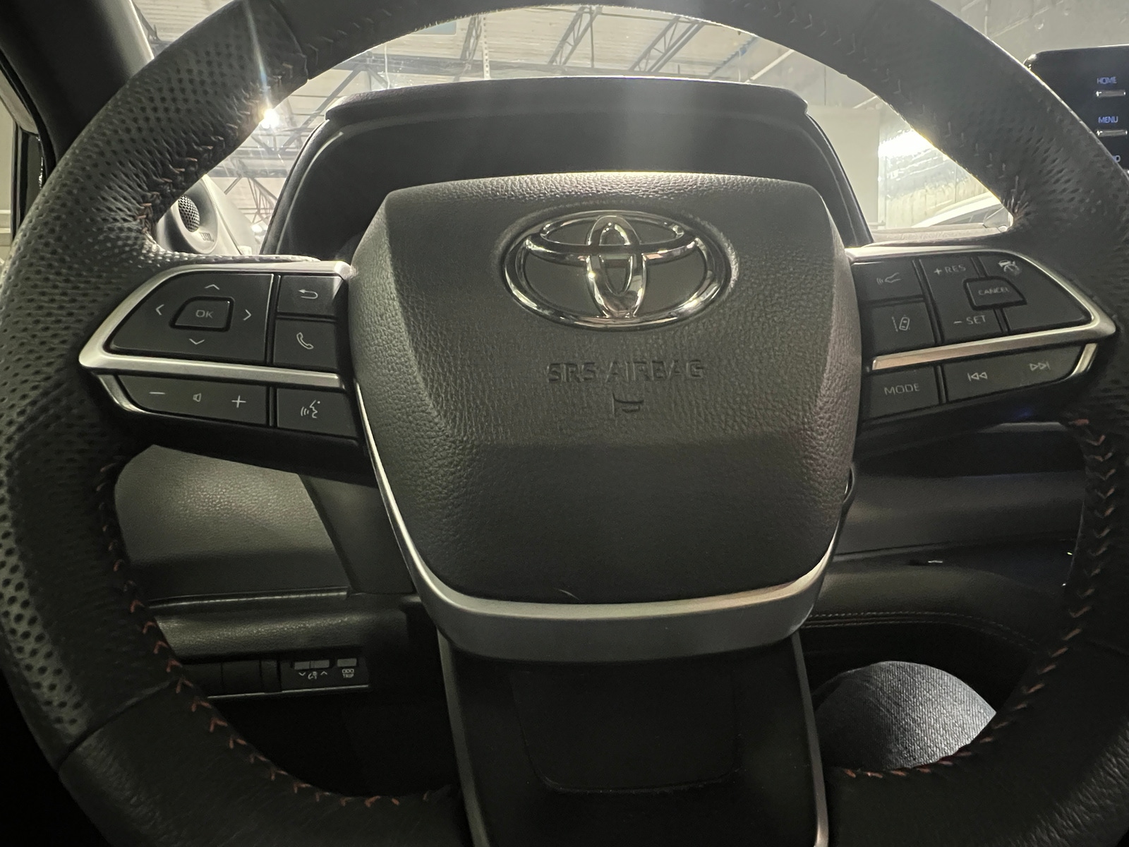 Thumbnail: 2024 Toyota Sienna - 4