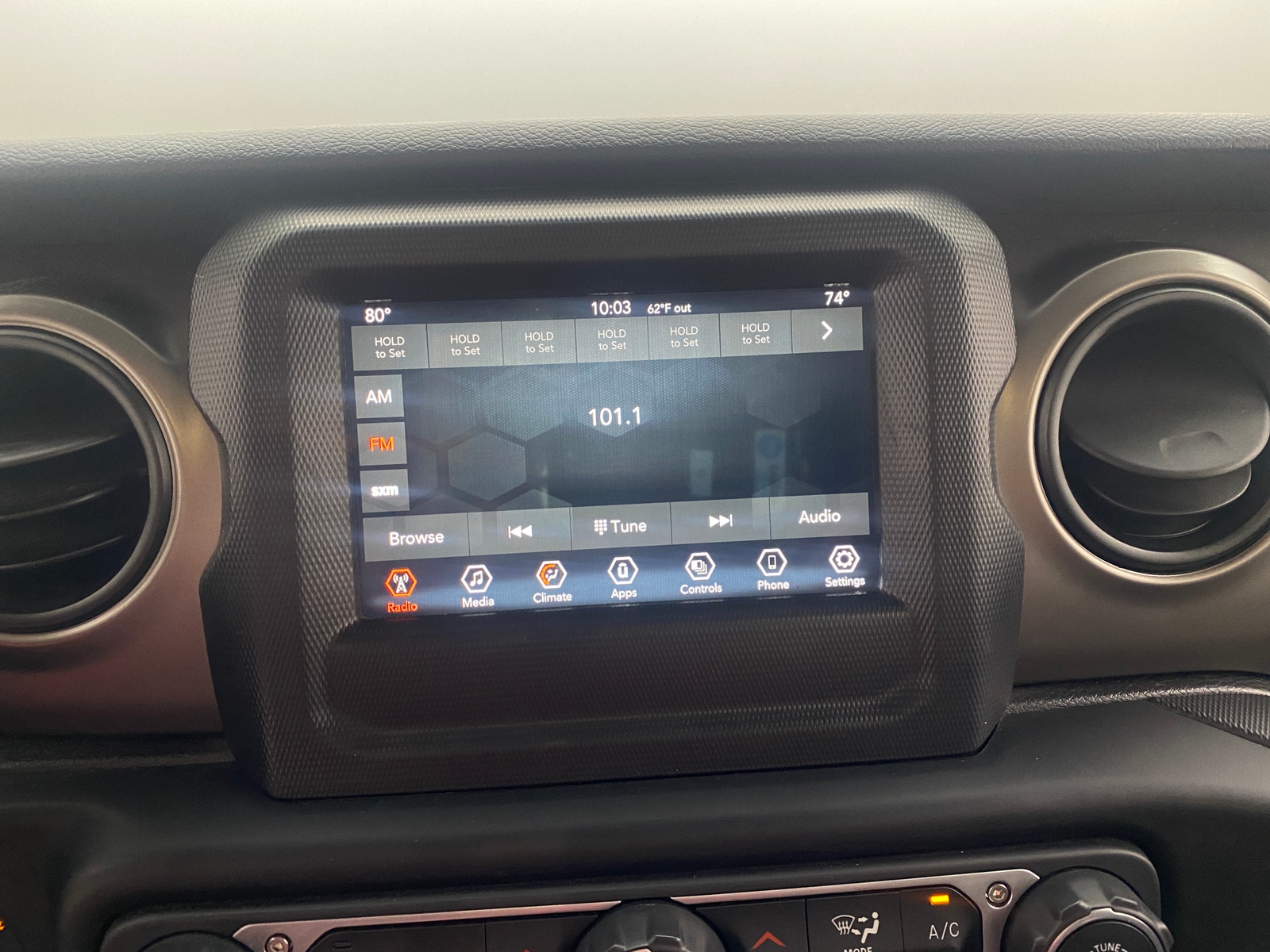 Thumbnail: 2021 Jeep Gladiator - 4