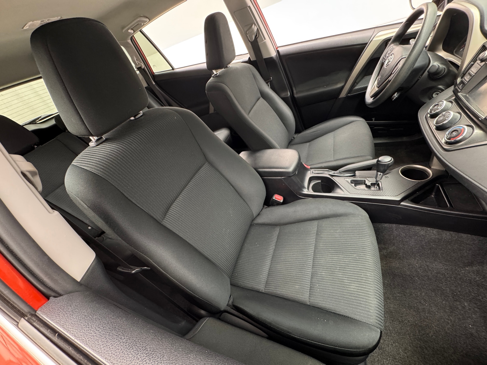 Thumbnail: 2015 Toyota RAV4 - 2