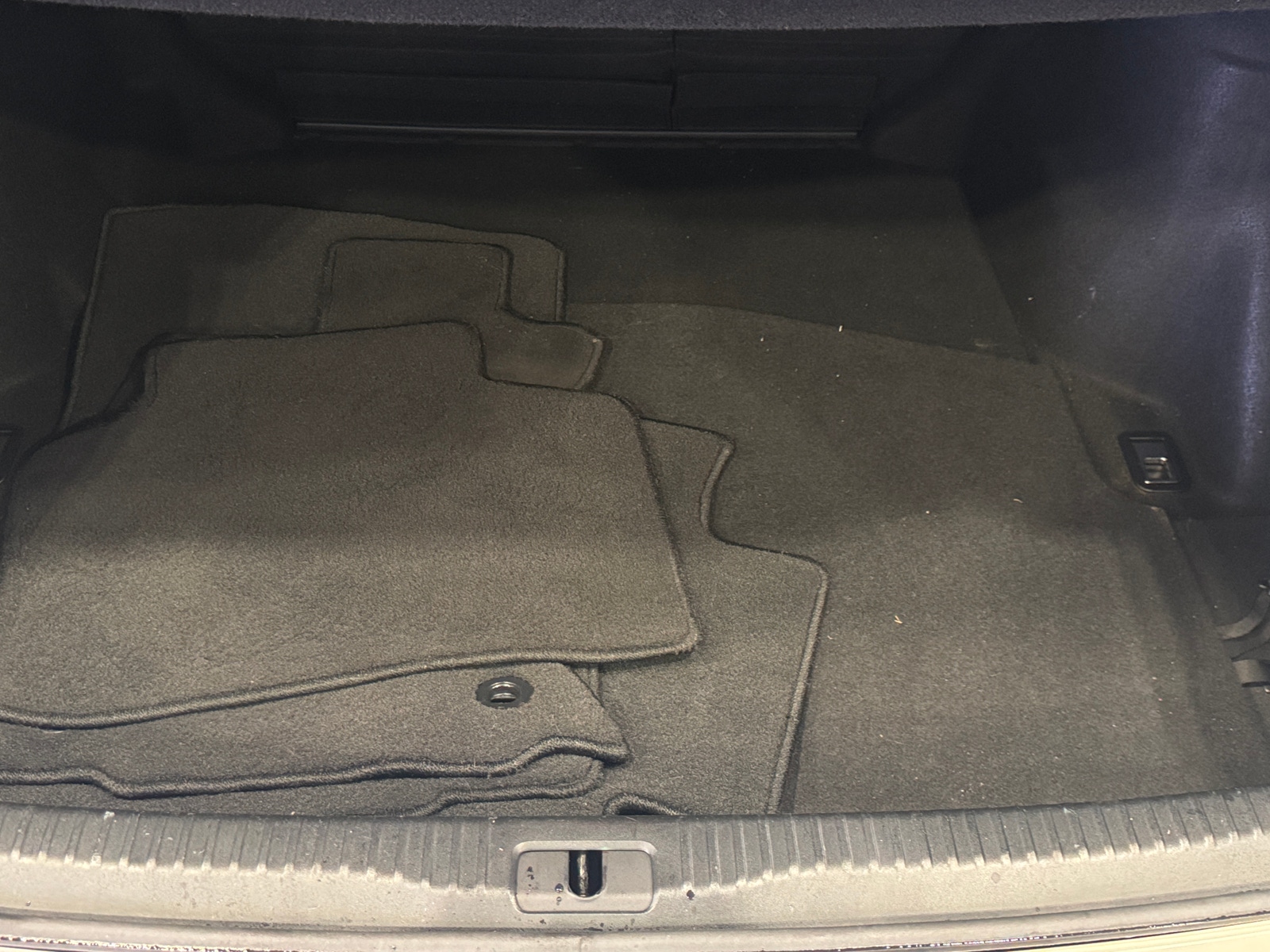 Thumbnail: 2016 Lexus IS - 6