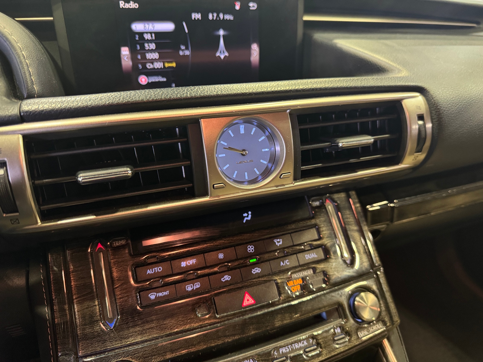 Thumbnail: 2016 Lexus IS - 3