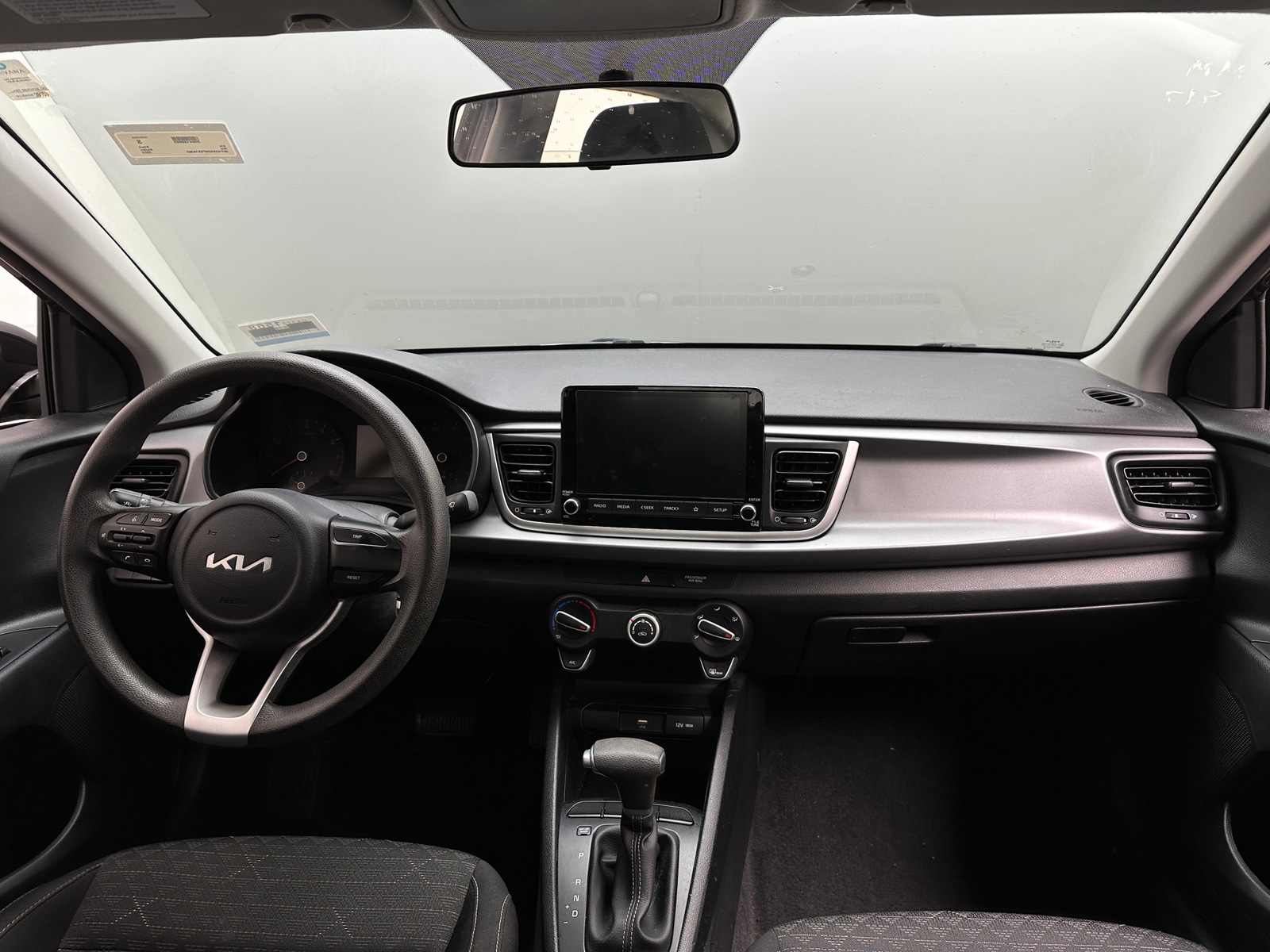 Thumbnail: 2023 Kia Rio - 3