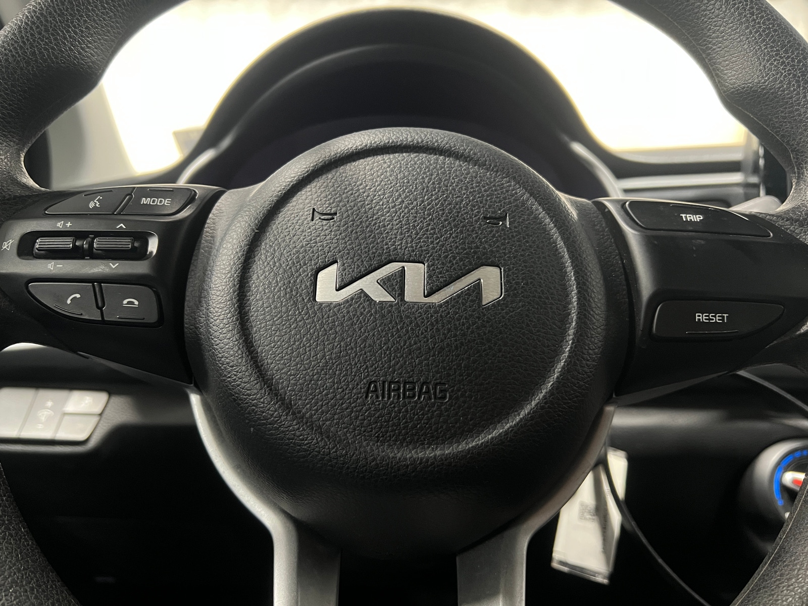 Thumbnail: 2023 Kia Rio - 5