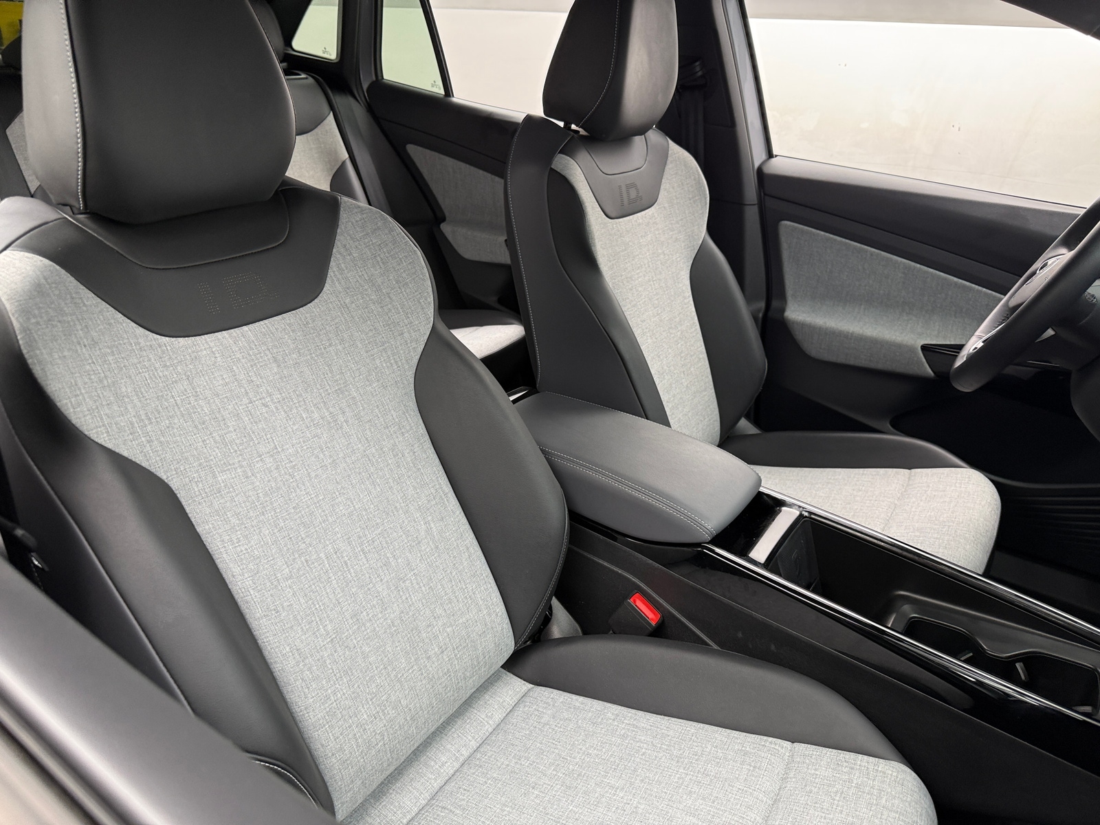 Thumbnail: 2023 Volkswagen ID.4 - 2