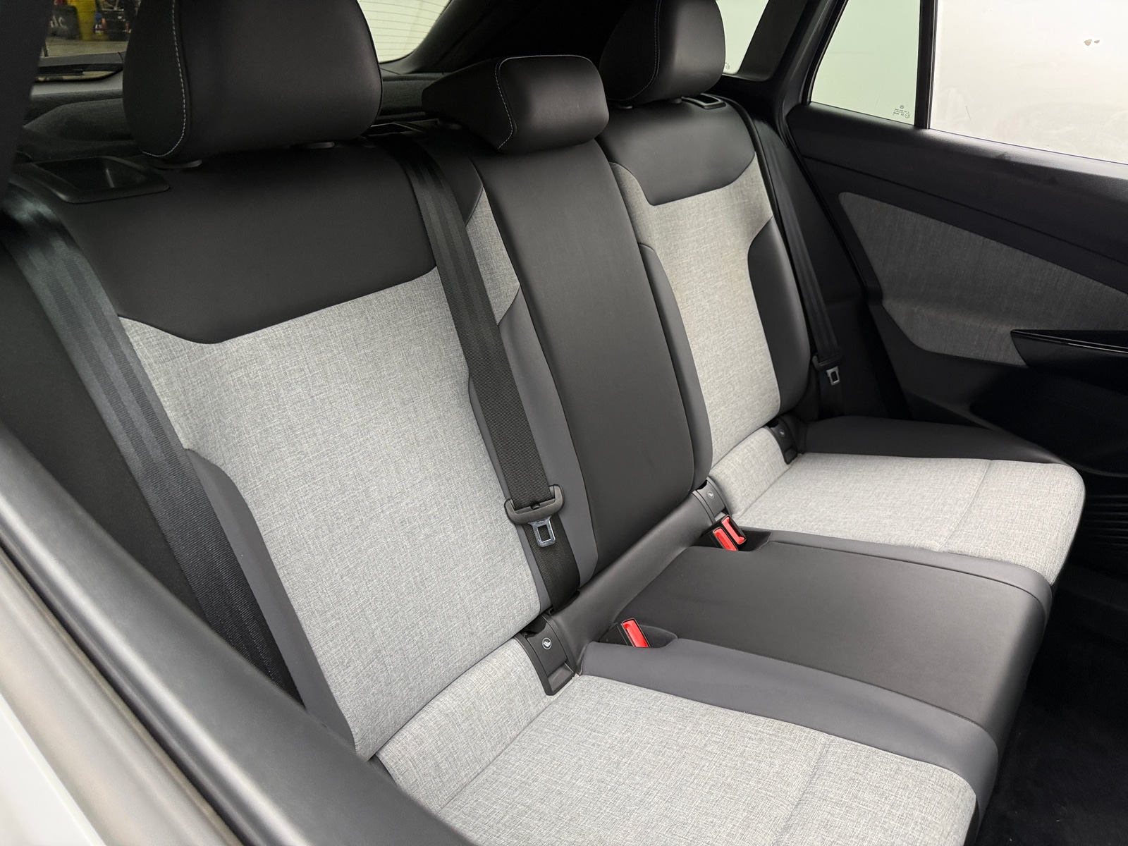 Thumbnail: 2023 Volkswagen ID.4 - 6