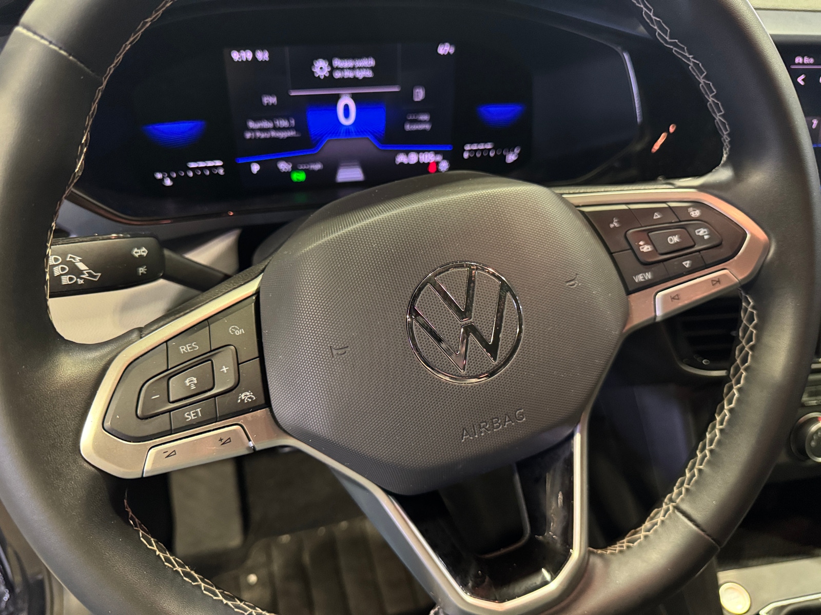 Thumbnail: 2022 Volkswagen Taos - 4