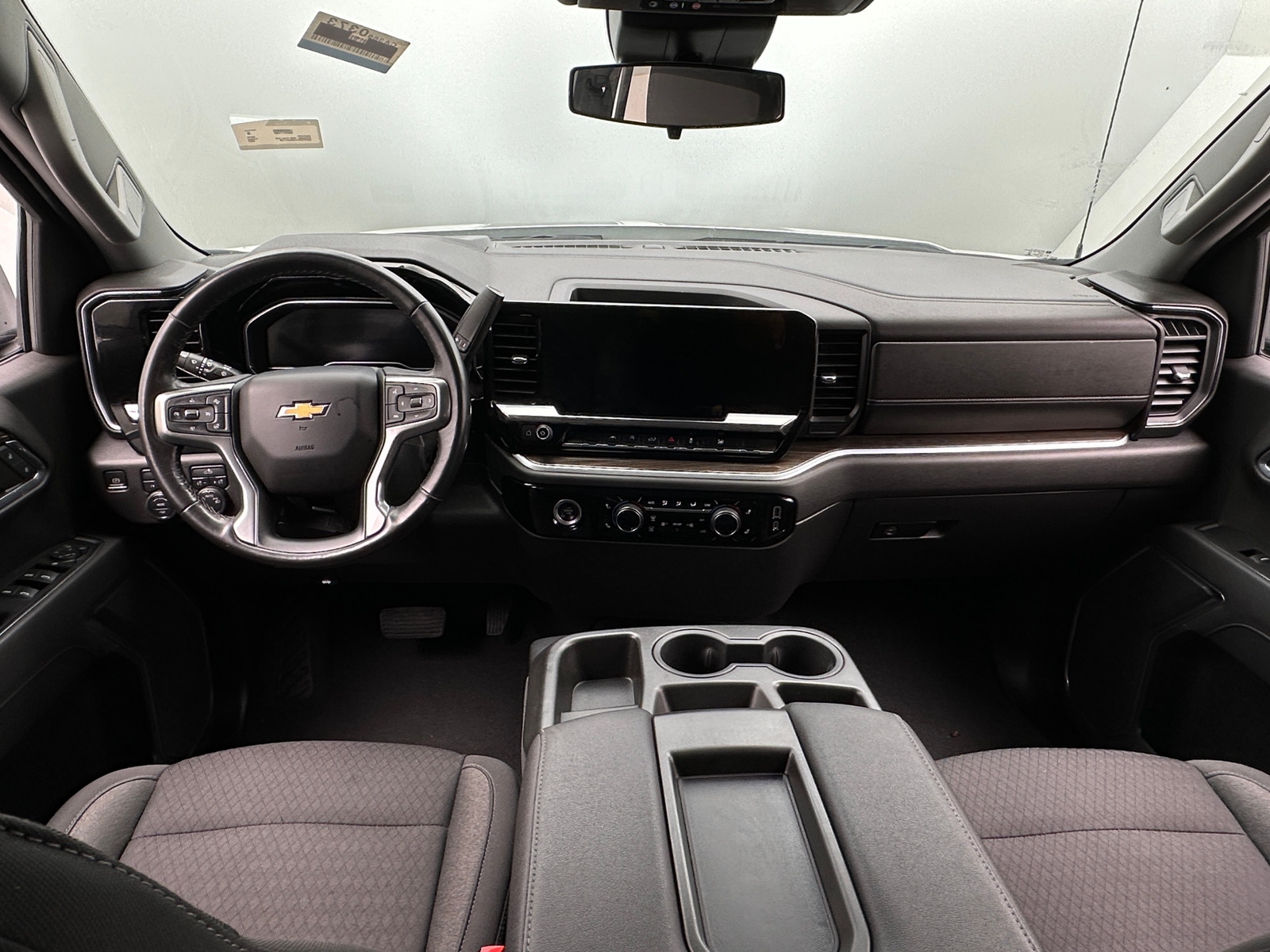 Thumbnail: 2022 Chevrolet Silverado 1500 - 3