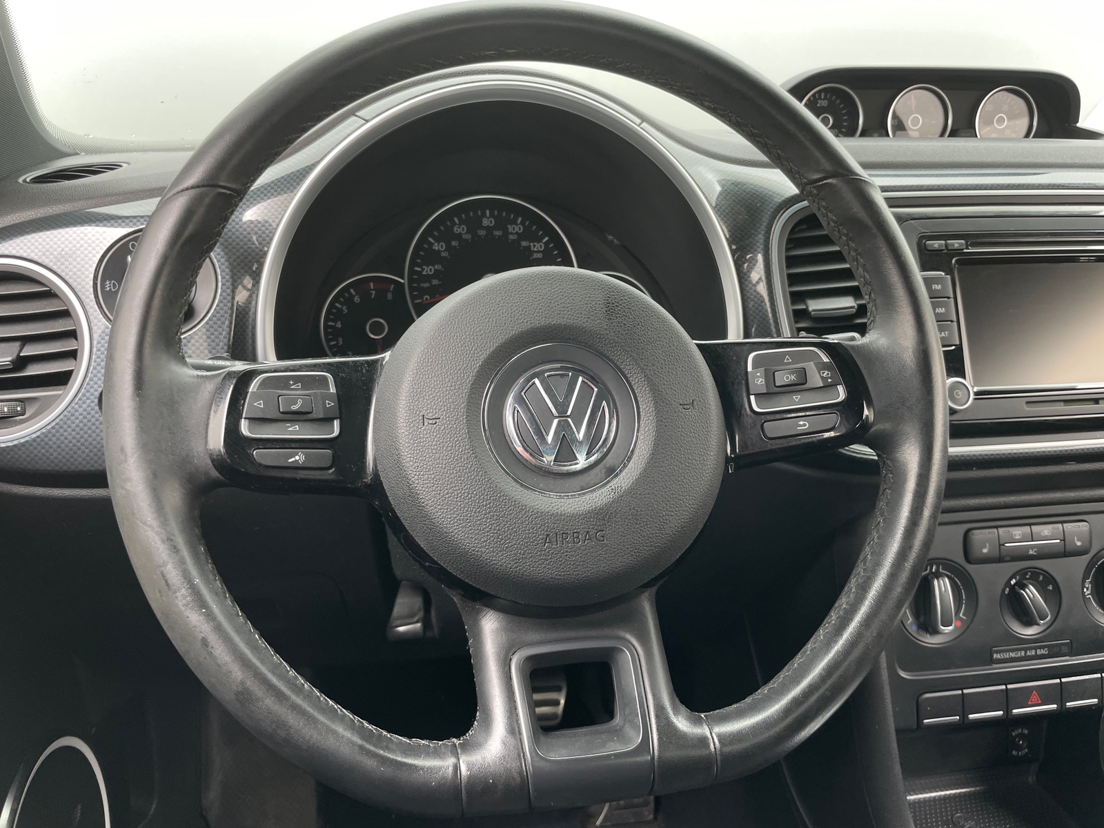 Thumbnail: 2012 Volkswagen Beetle - 4