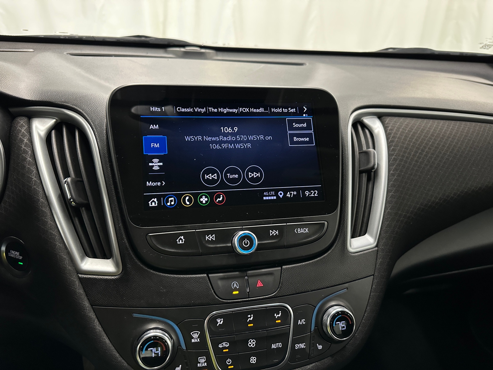 Thumbnail: 2023 Chevrolet Malibu - 4