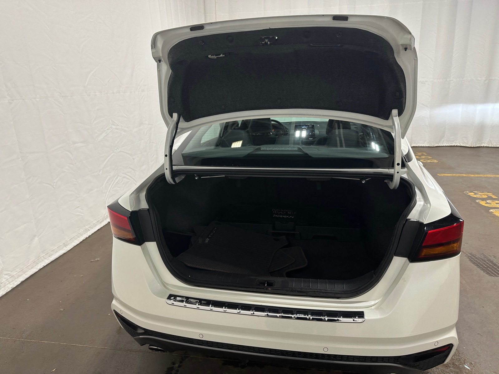 Thumbnail: 2021 Nissan Altima - 7