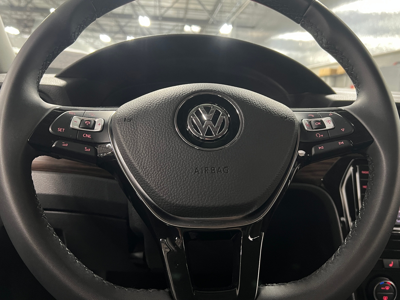 Thumbnail: 2022 Volkswagen Passat - 4