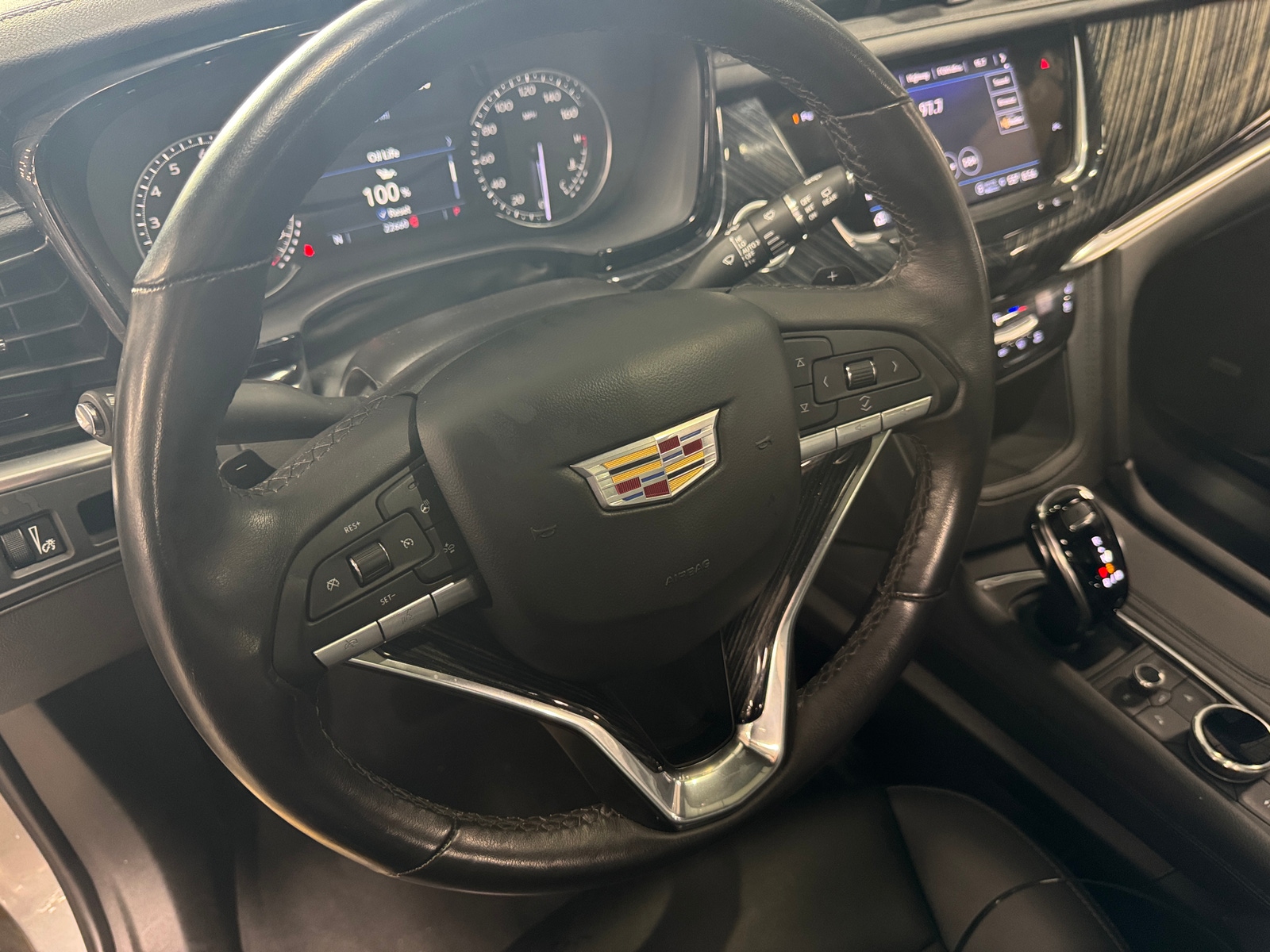 Thumbnail: 2025 Cadillac XT6 - 4