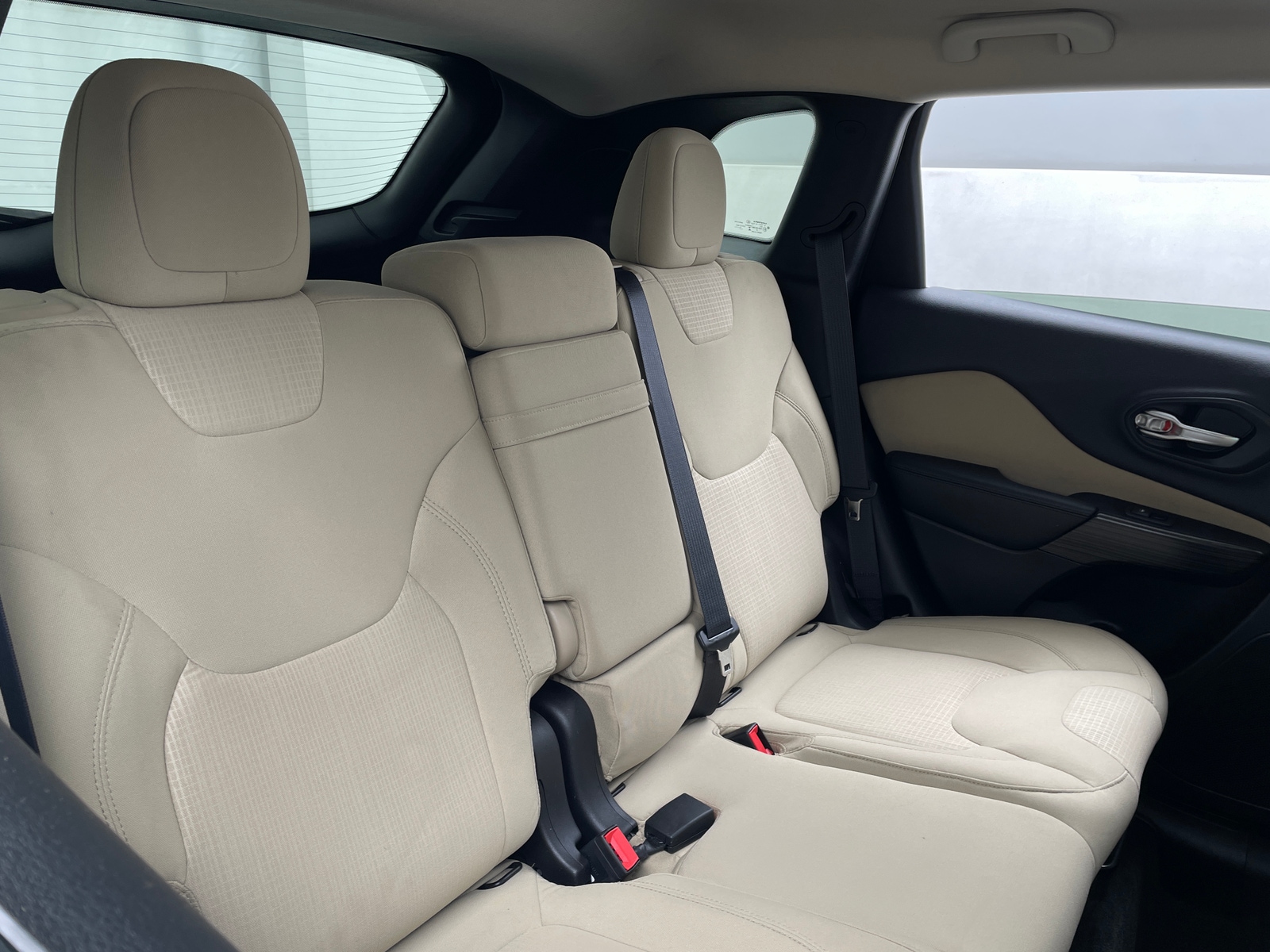 Thumbnail: 2016 Jeep Cherokee - 6