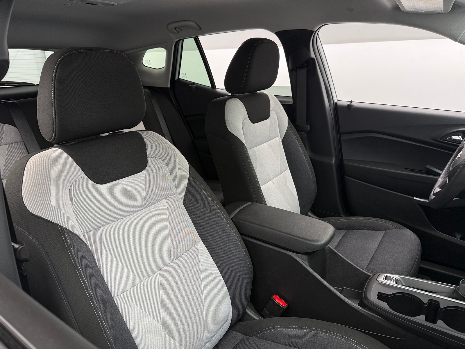 Thumbnail: 2025 Chevrolet Trax - 2