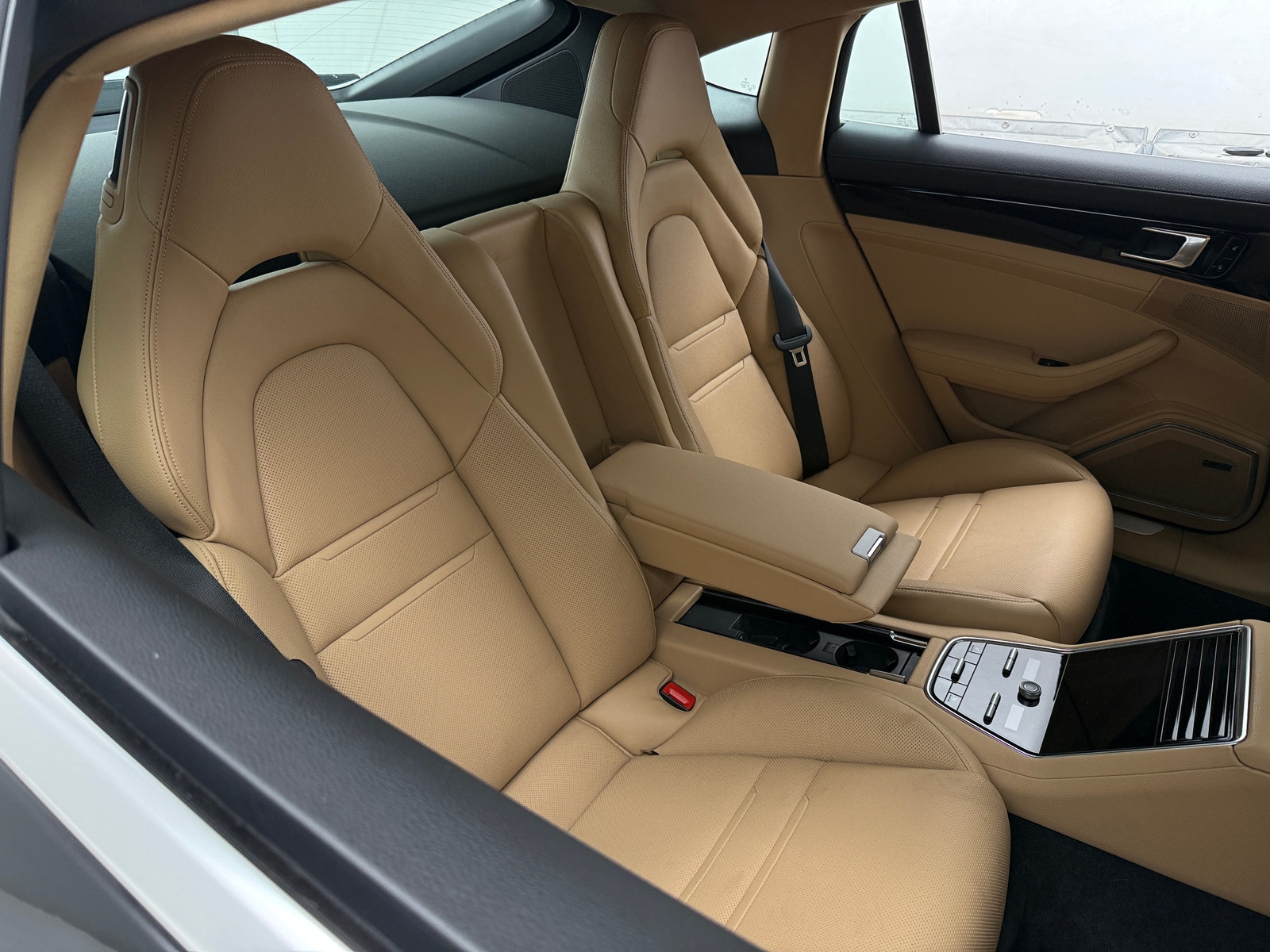 Thumbnail: 2018 Porsche Panamera - 6