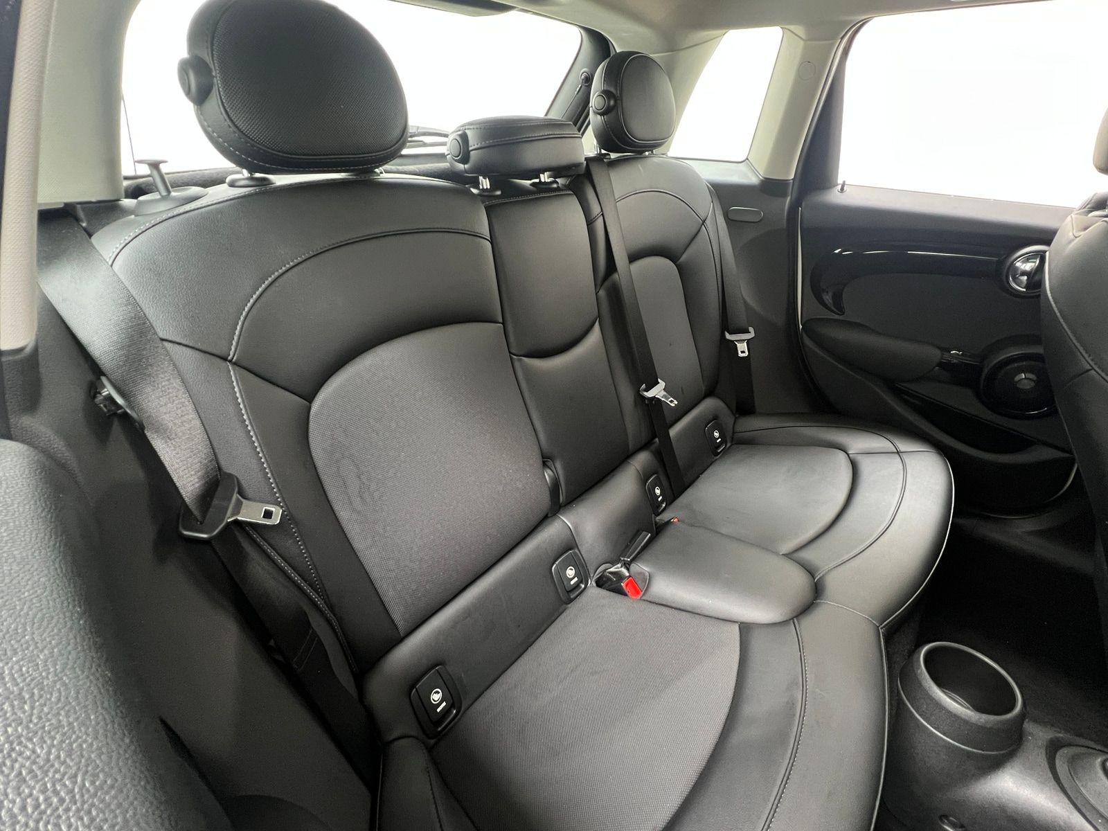 Thumbnail: 2016 MINI Cooper Hardtop - 5