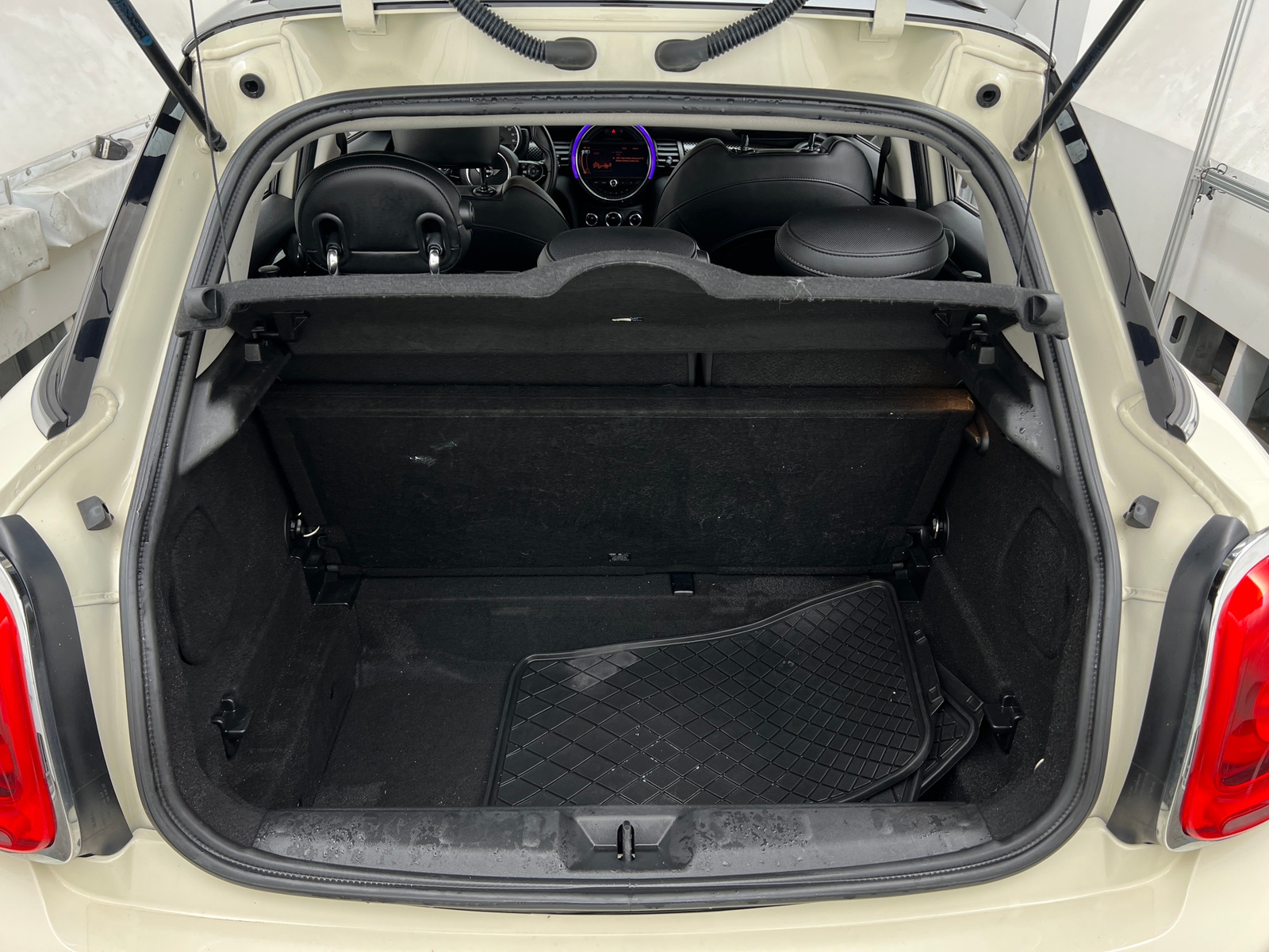 Thumbnail: 2016 MINI Cooper Hardtop - 6