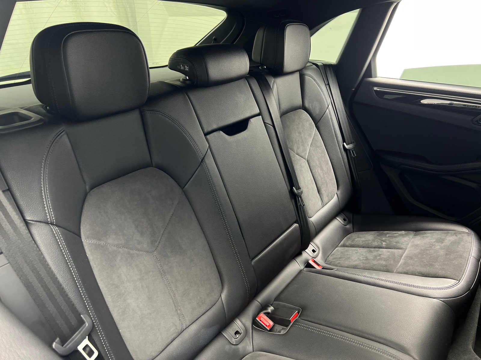 Thumbnail: 2017 Porsche Macan - 5