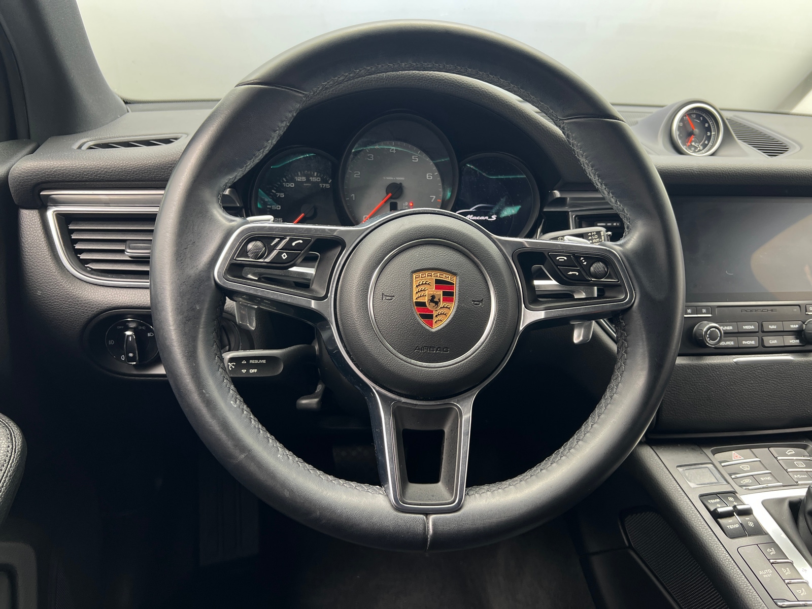 Thumbnail: 2017 Porsche Macan - 4