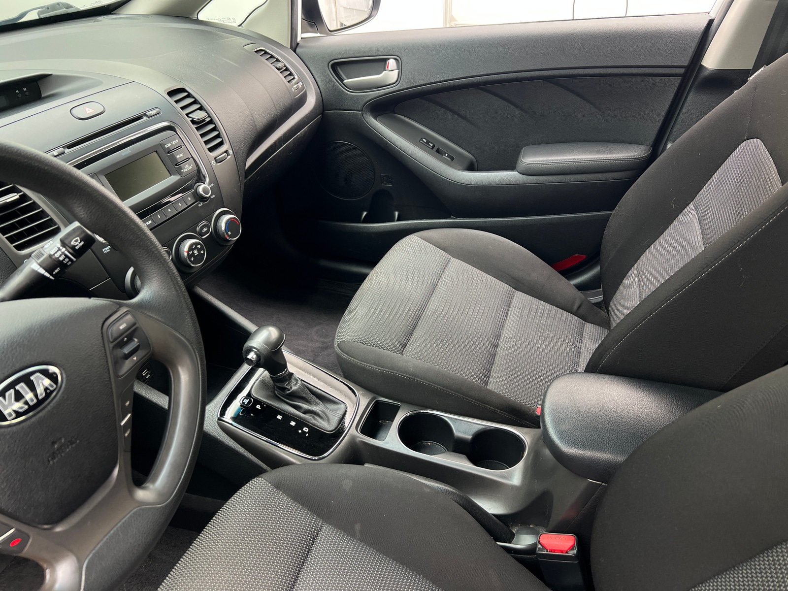 Thumbnail: 2017 Kia Forte - 2