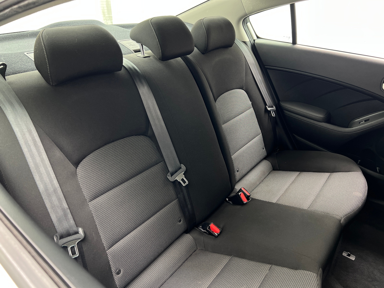 Thumbnail: 2017 Kia Forte - 6