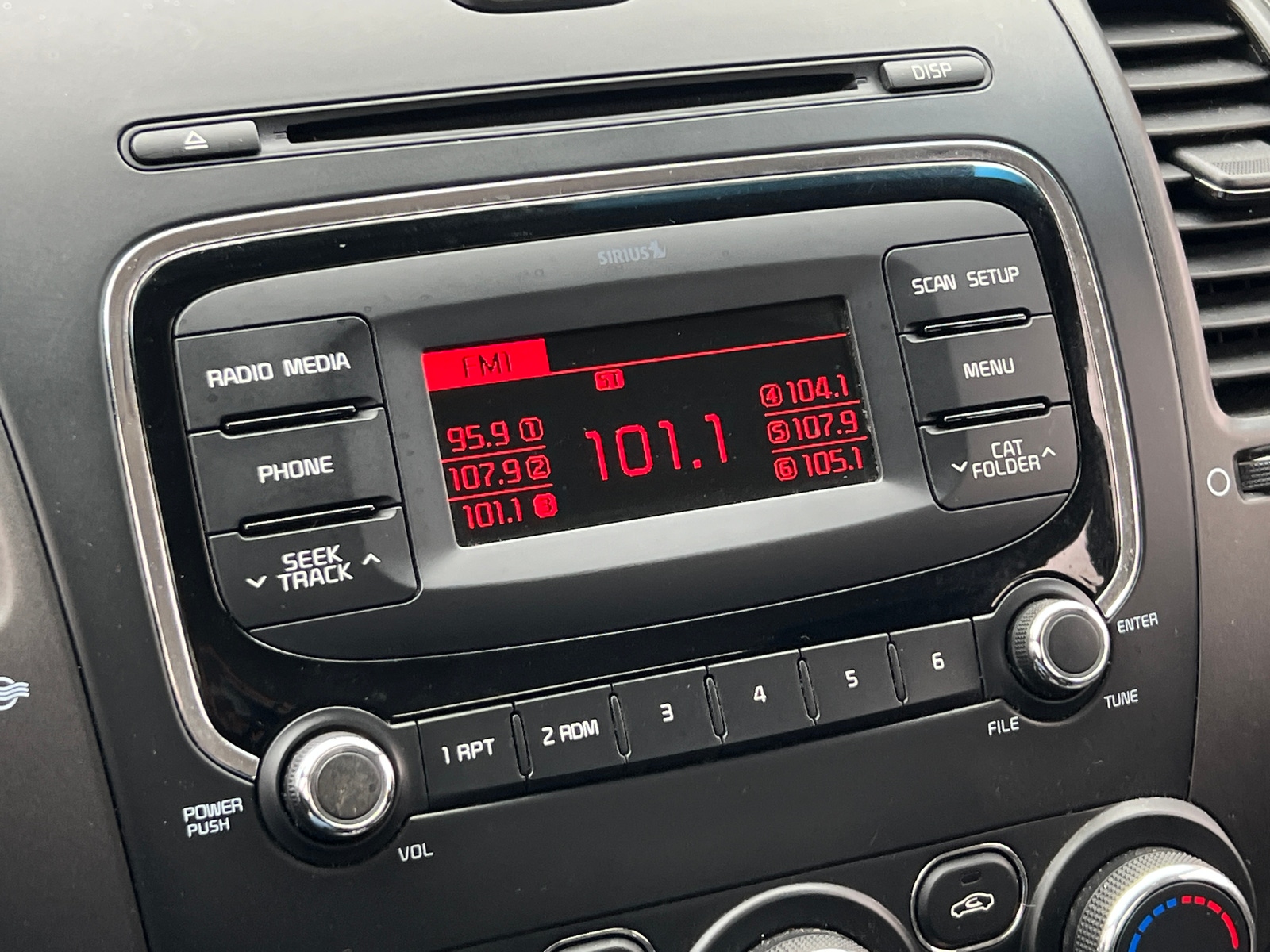 Thumbnail: 2017 Kia Forte - 4