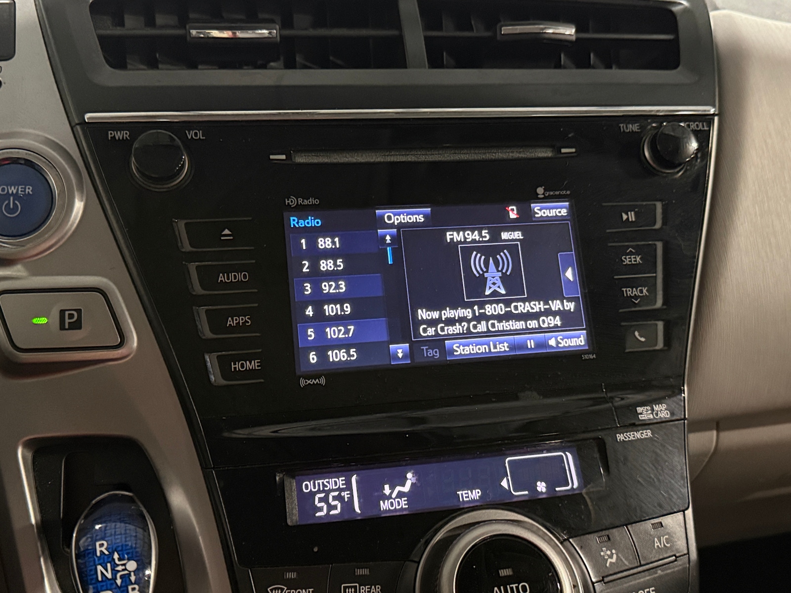 Thumbnail: 2017 Toyota Prius v - 4