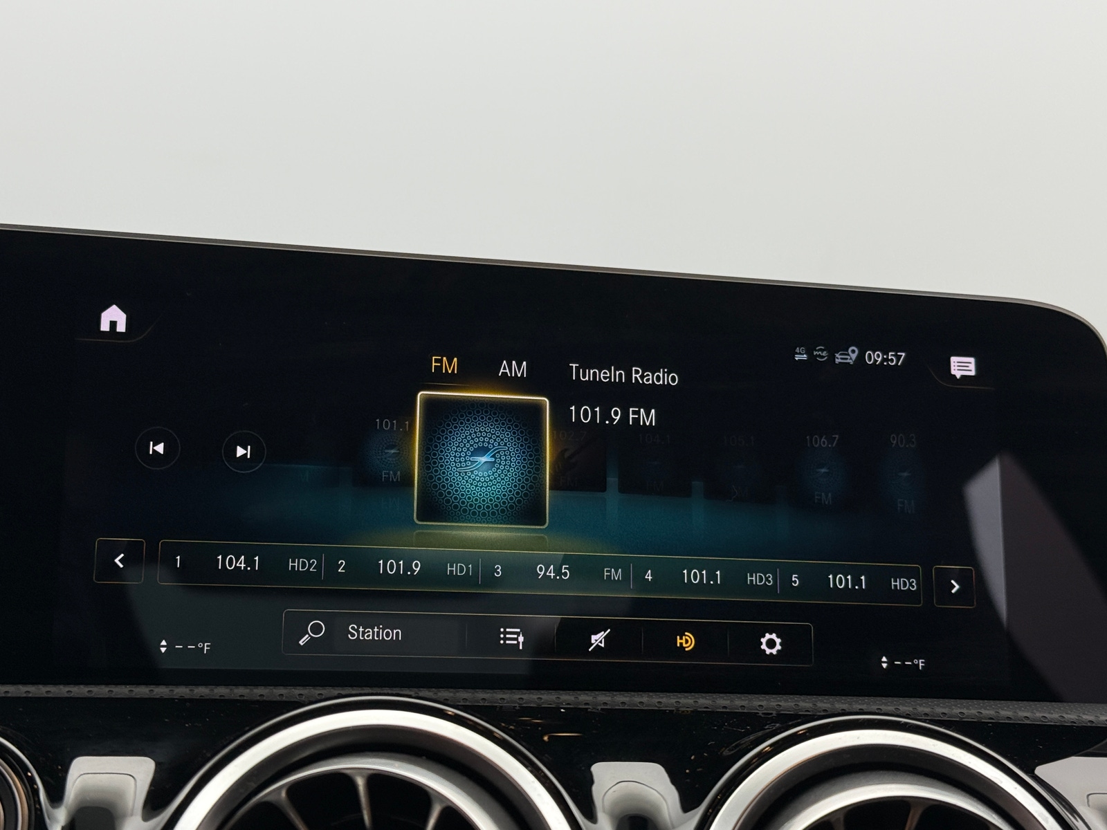 Thumbnail: 2020 Mercedes-Benz CLA - 2