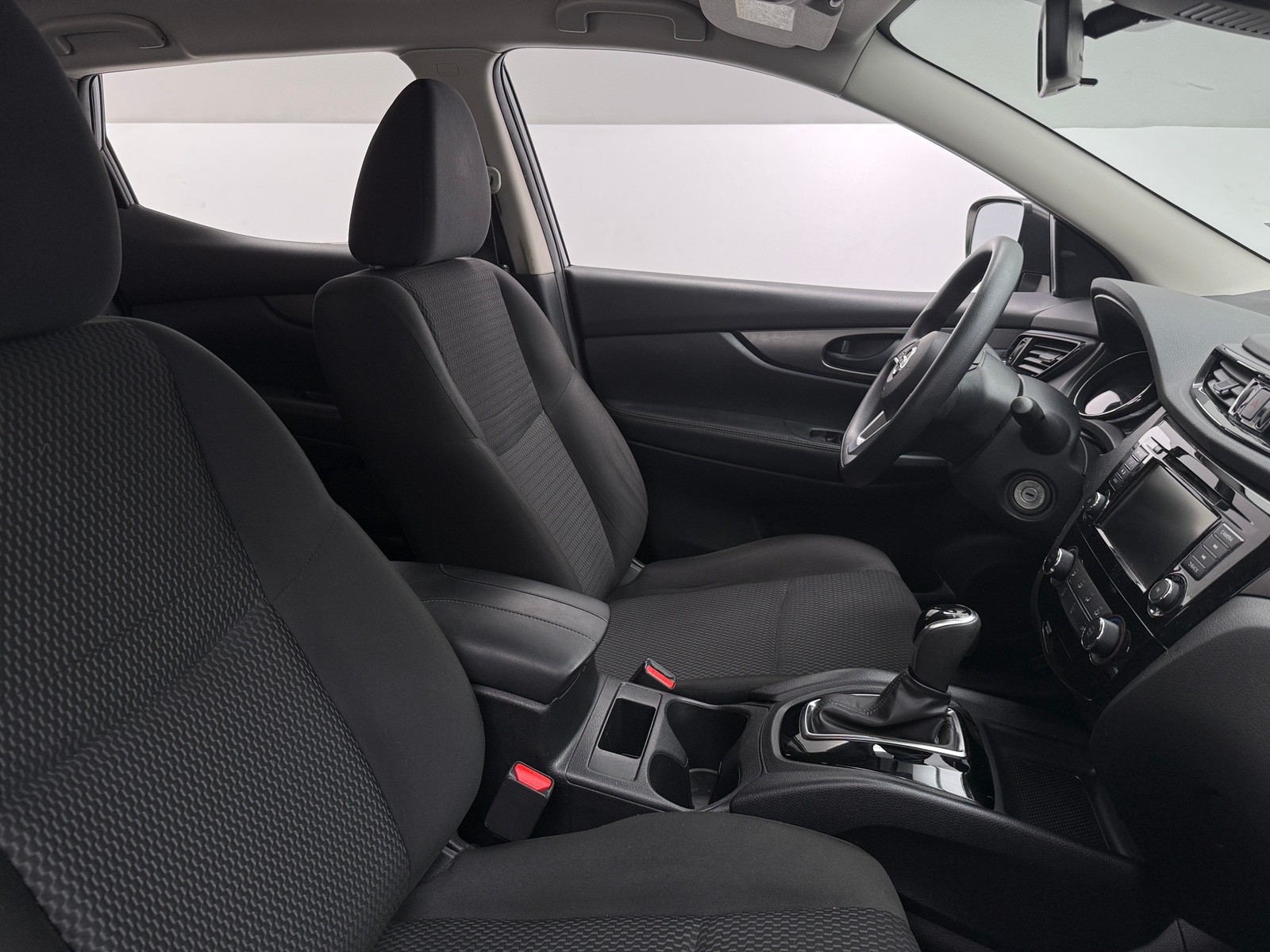 Thumbnail: 2021 Nissan Rogue Sport - 2