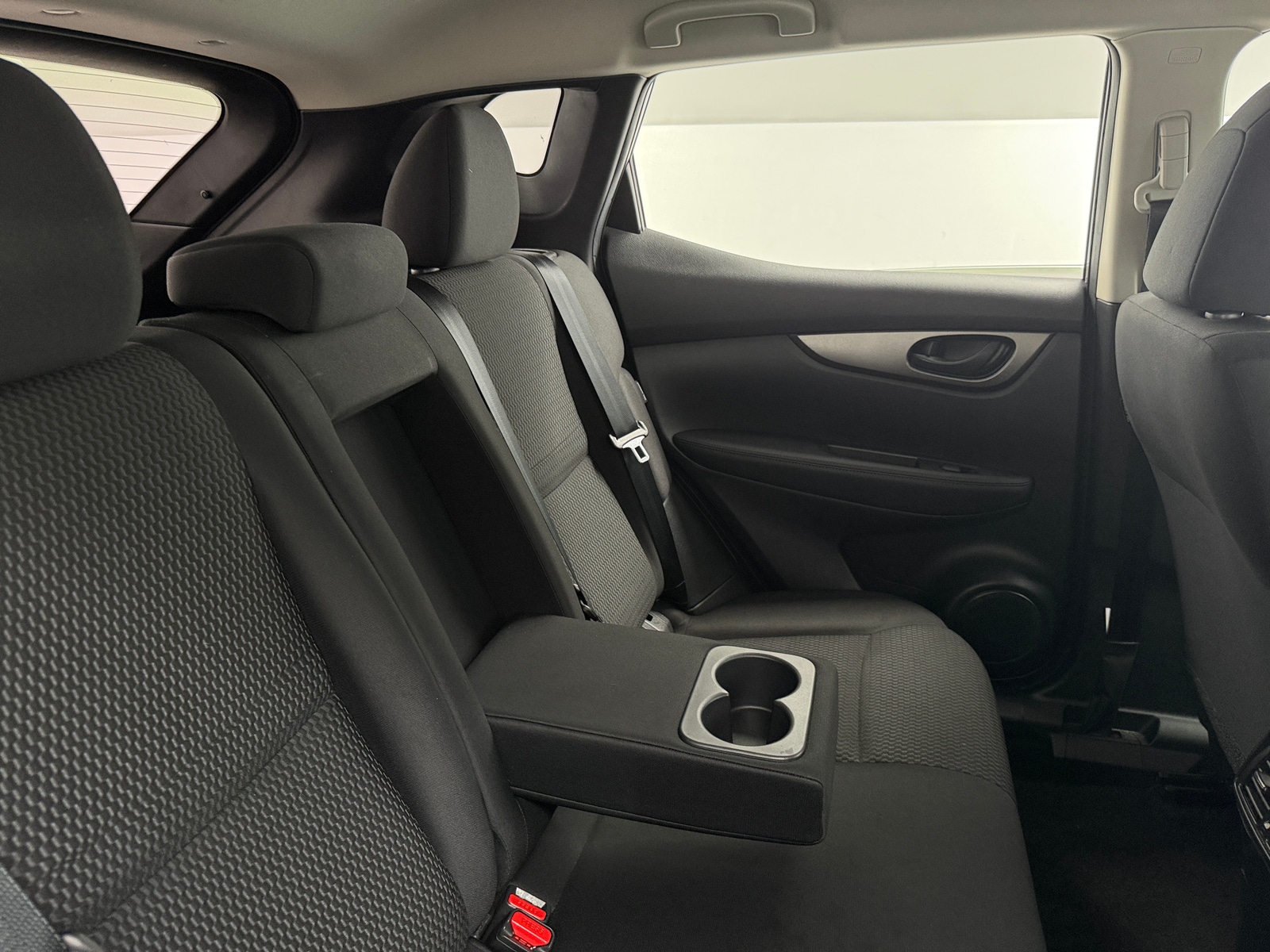 Thumbnail: 2021 Nissan Rogue Sport - 6