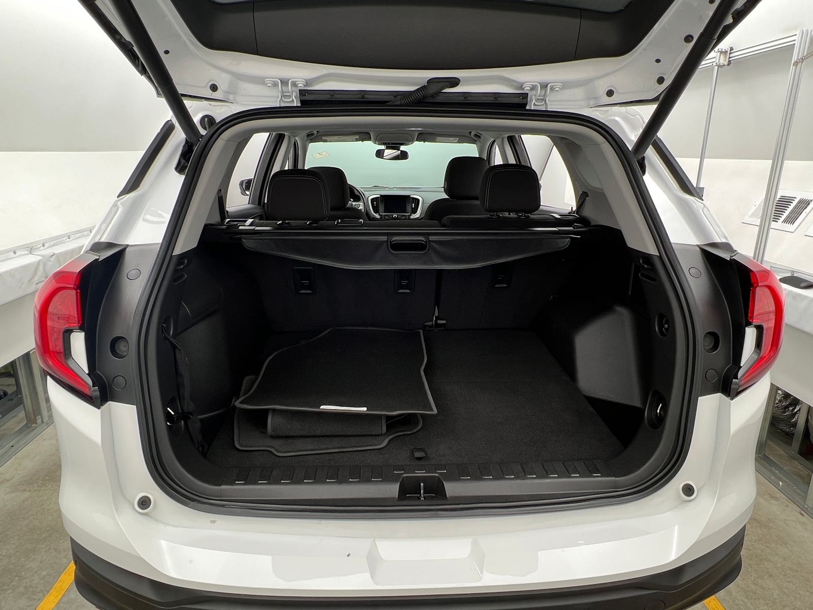 Thumbnail: 2023 GMC Terrain - 7