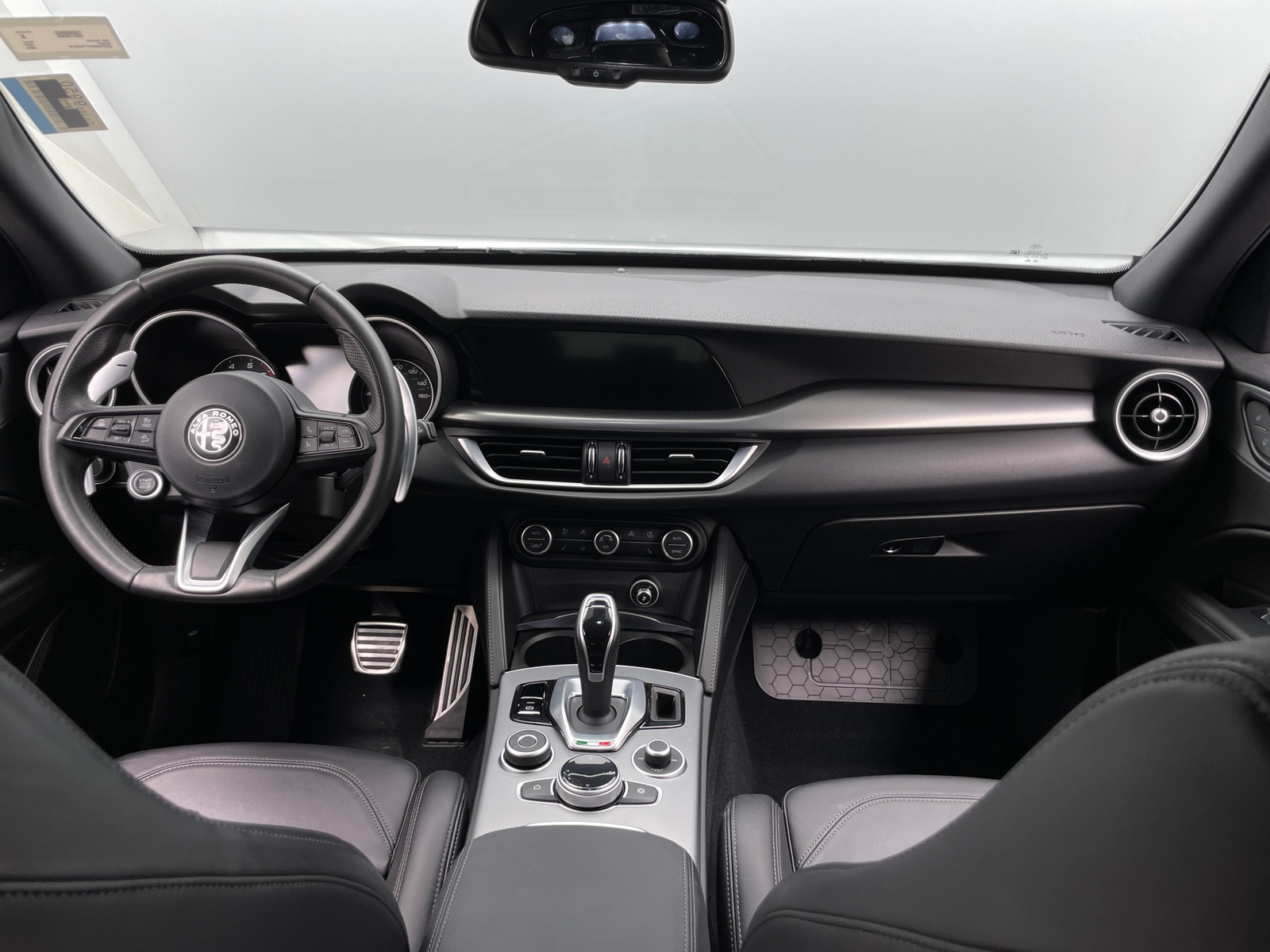 Thumbnail: 2023 Alfa Romeo Stelvio - 2