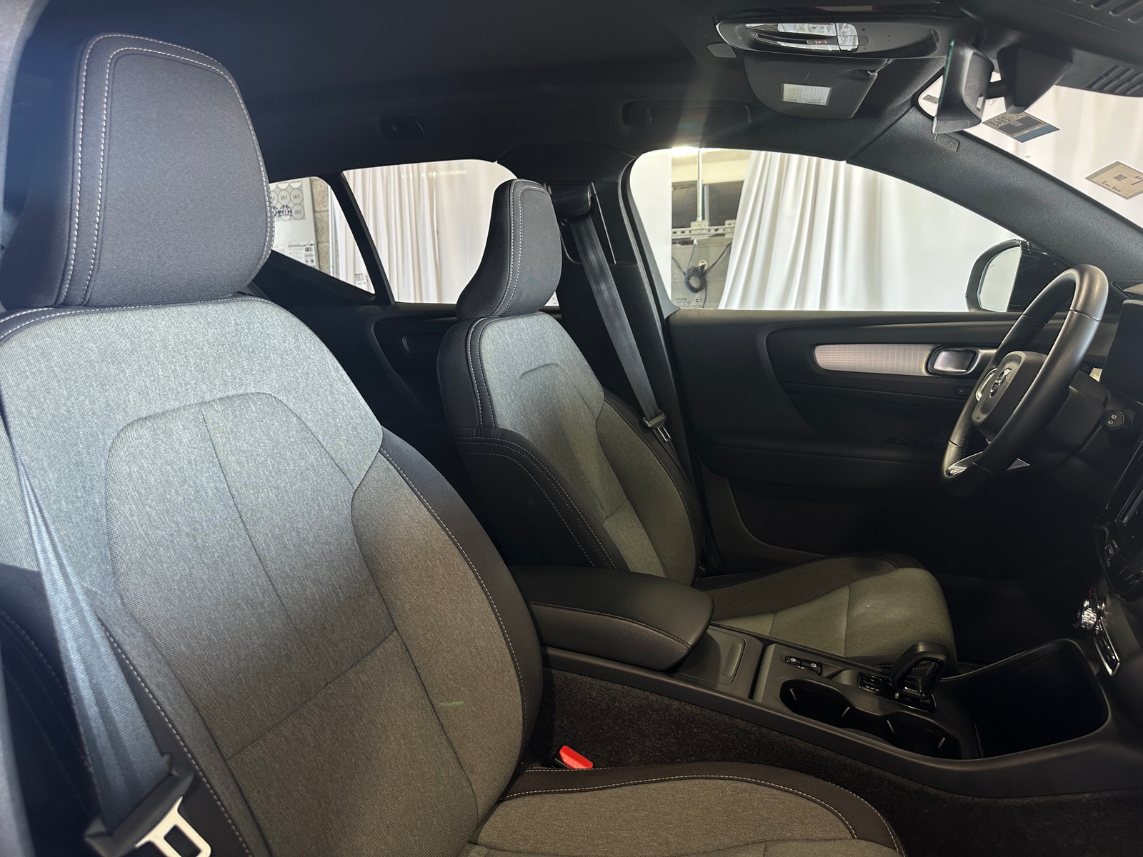 Thumbnail: 2024 Volvo XC40 - 2