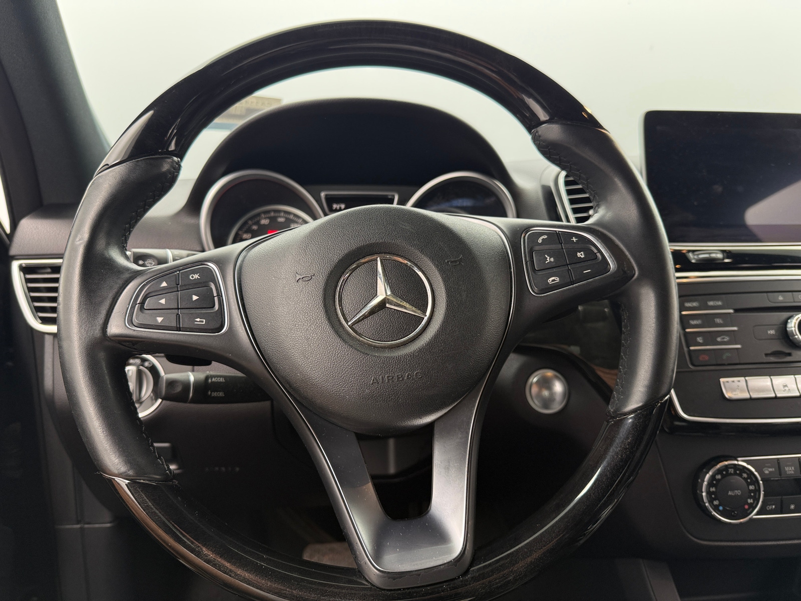 Thumbnail: 2018 Mercedes-Benz GLE - 4