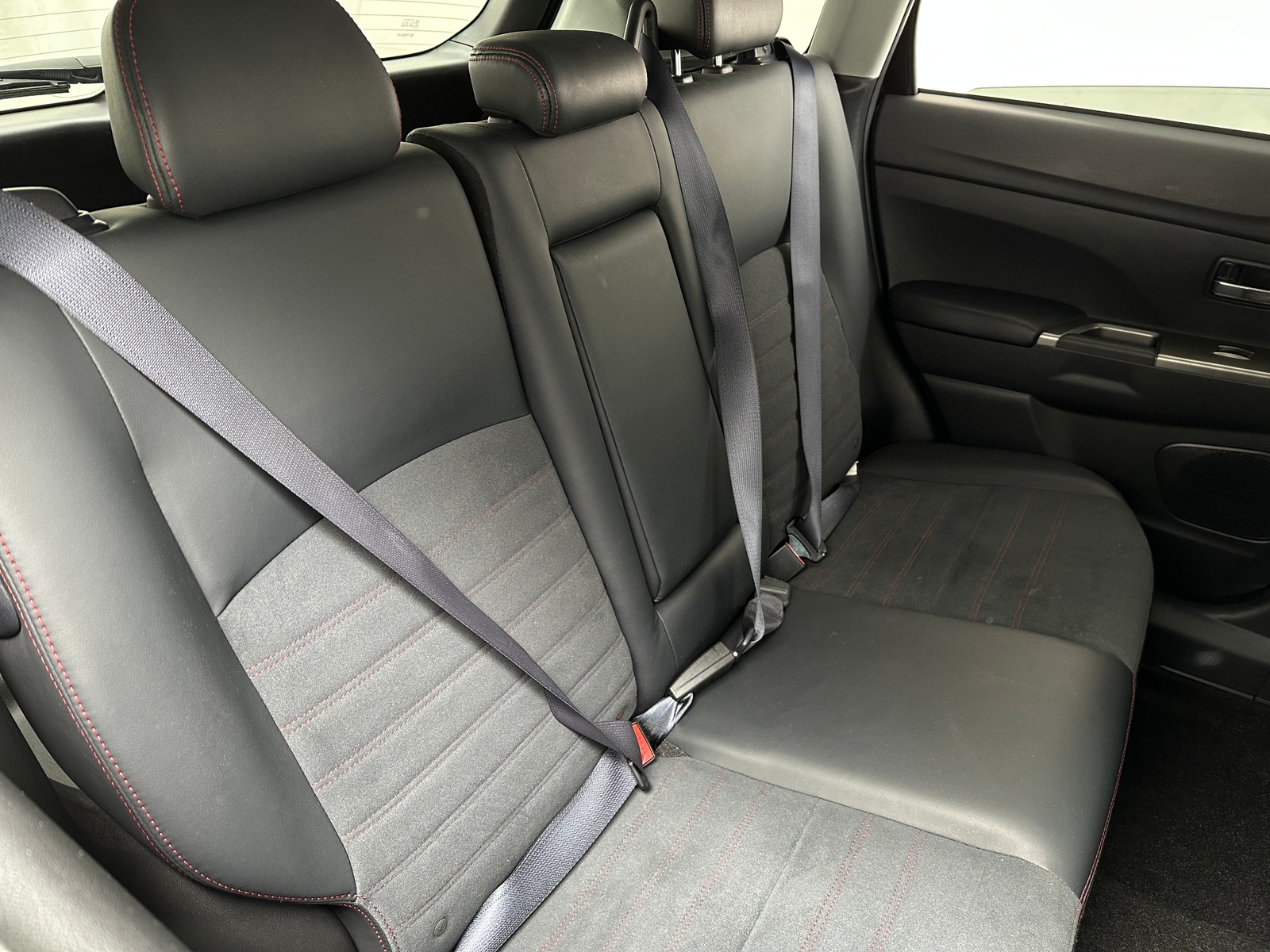 Thumbnail: 2024 Mitsubishi Outlander Sport - 5