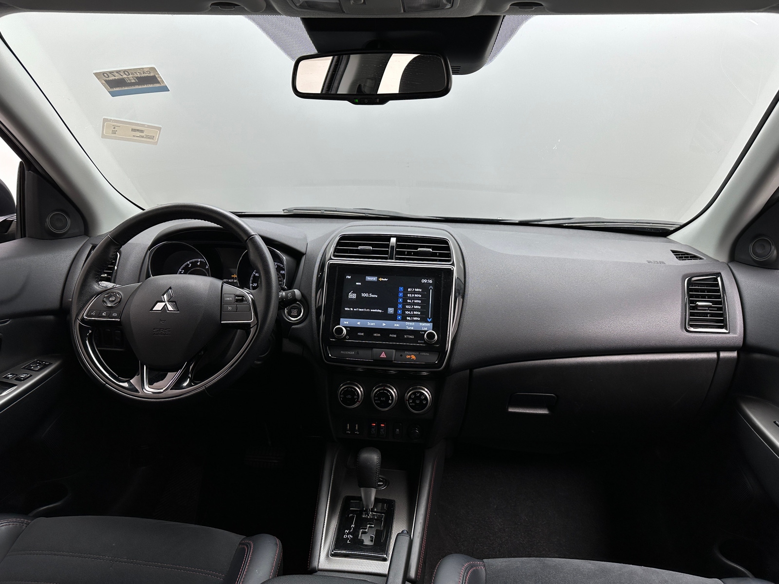 Thumbnail: 2024 Mitsubishi Outlander Sport - 2