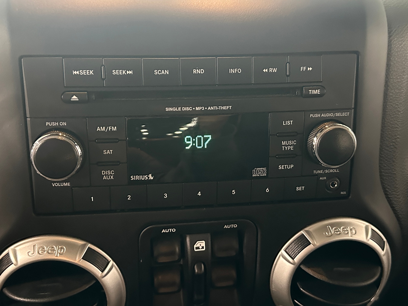 Thumbnail: 2017 Jeep Wrangler - 3