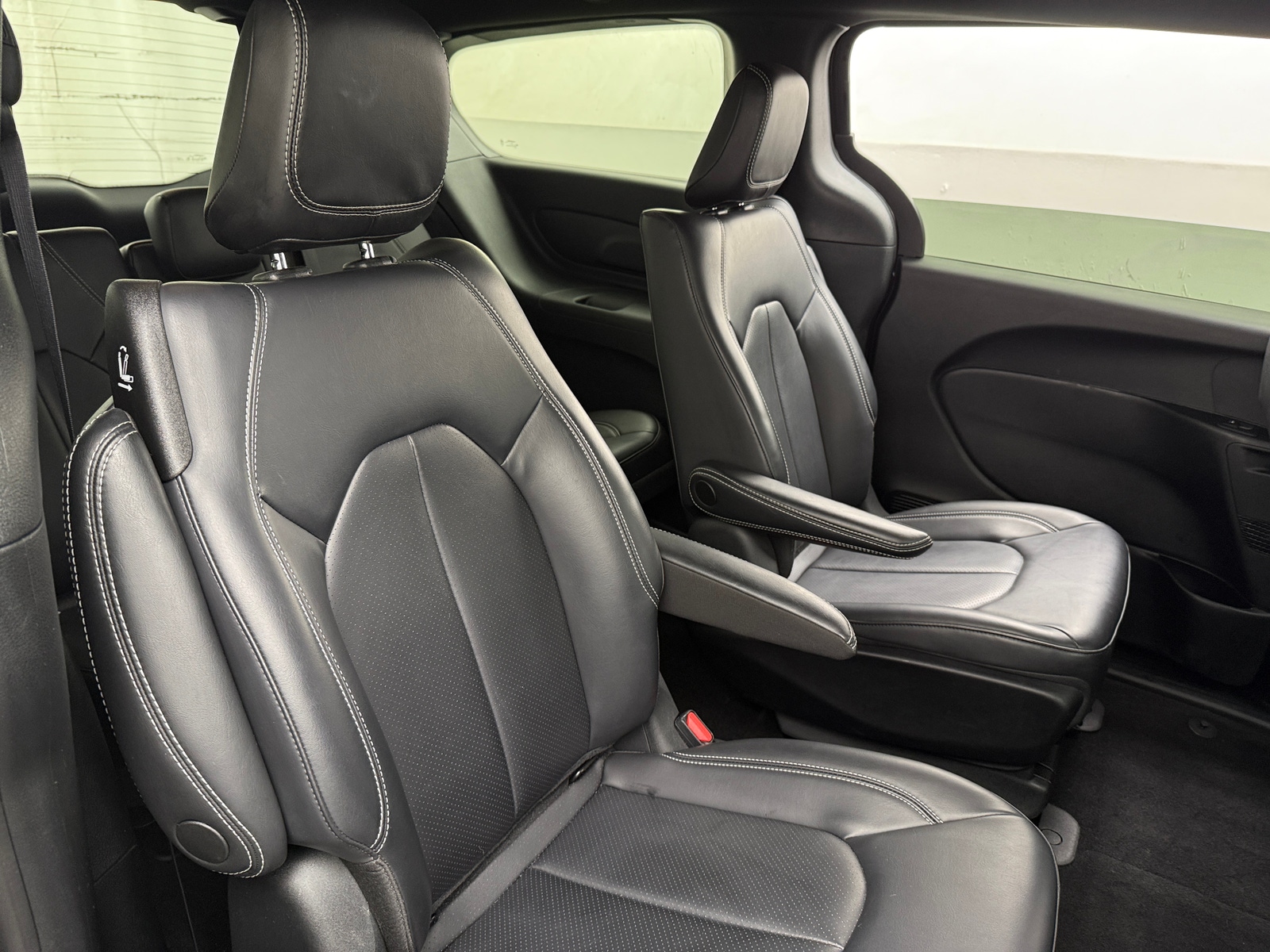 Thumbnail: 2023 Chrysler Pacifica - 5