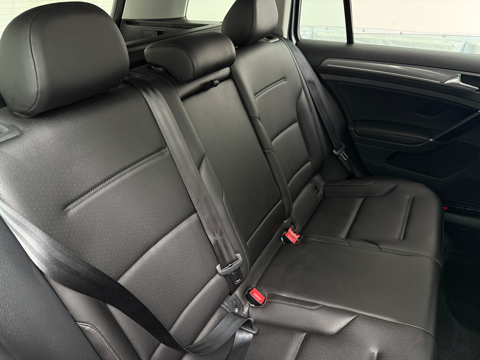 Thumbnail: 2017 Volkswagen Golf - 5