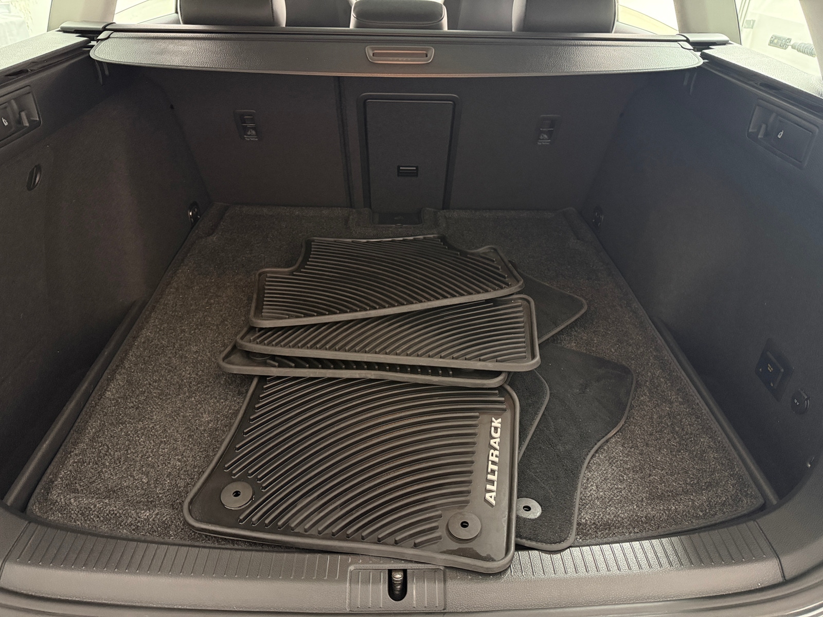 Thumbnail: 2017 Volkswagen Golf - 6